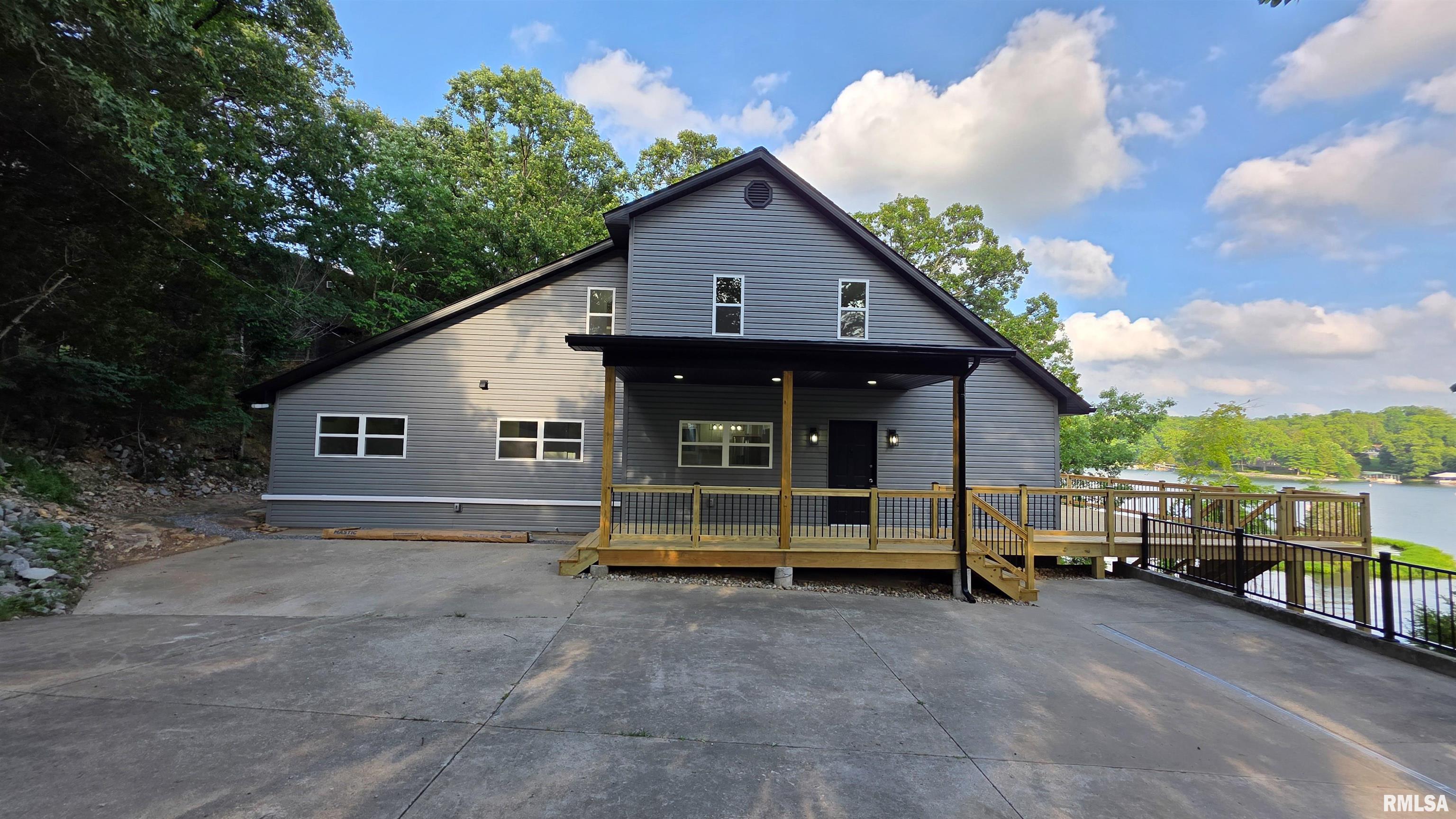 12185 Pebble Point Road — photo