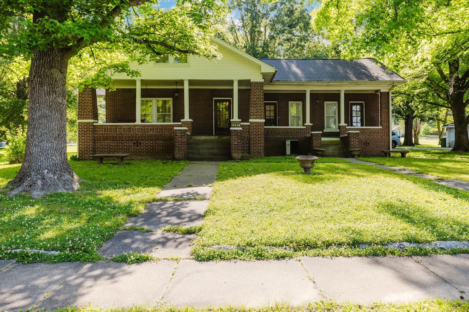 207 S Maple Street — photo