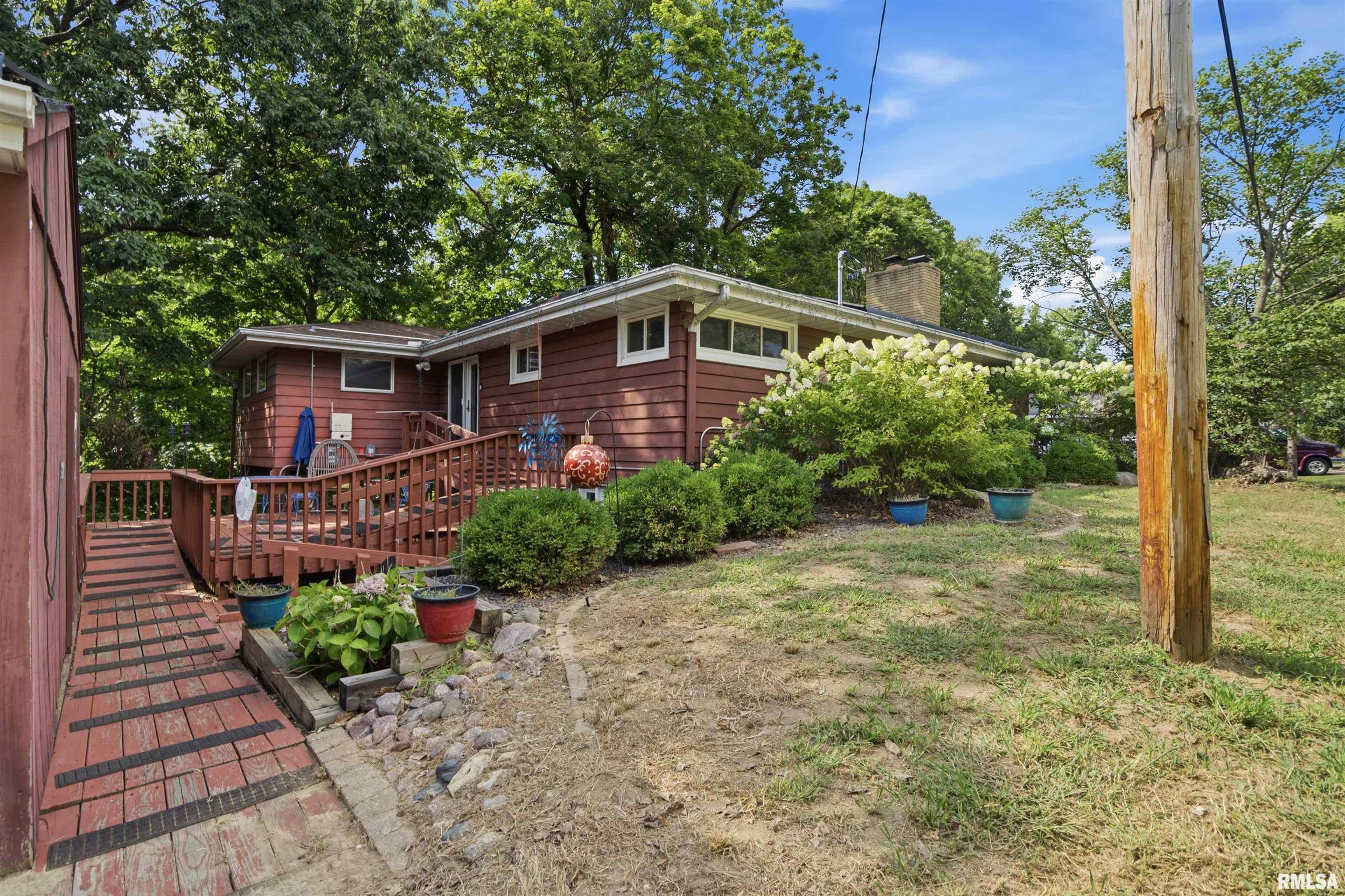 727 Oakwood Road — photo