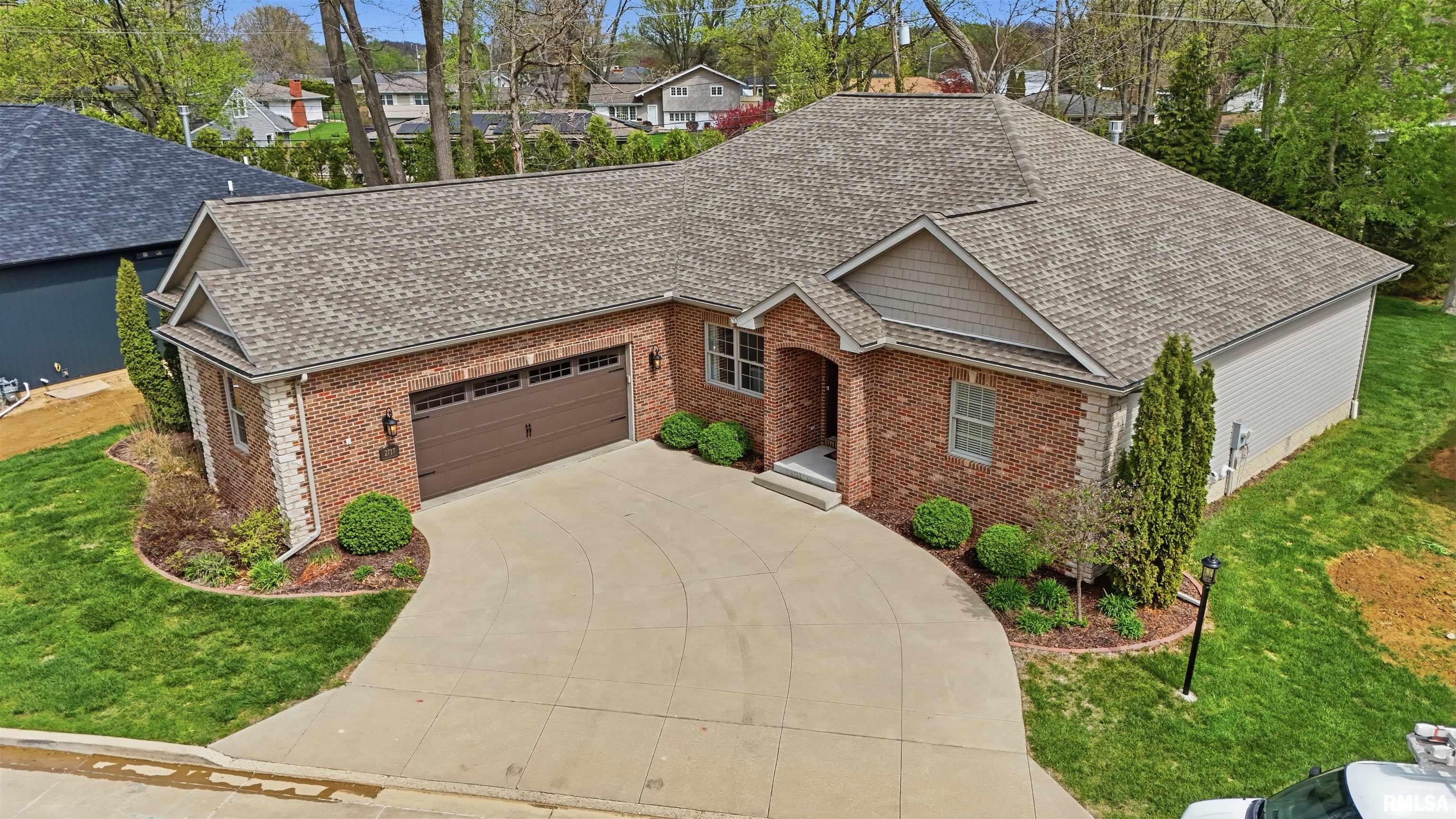 2717 W Woods Edge Drive — photo