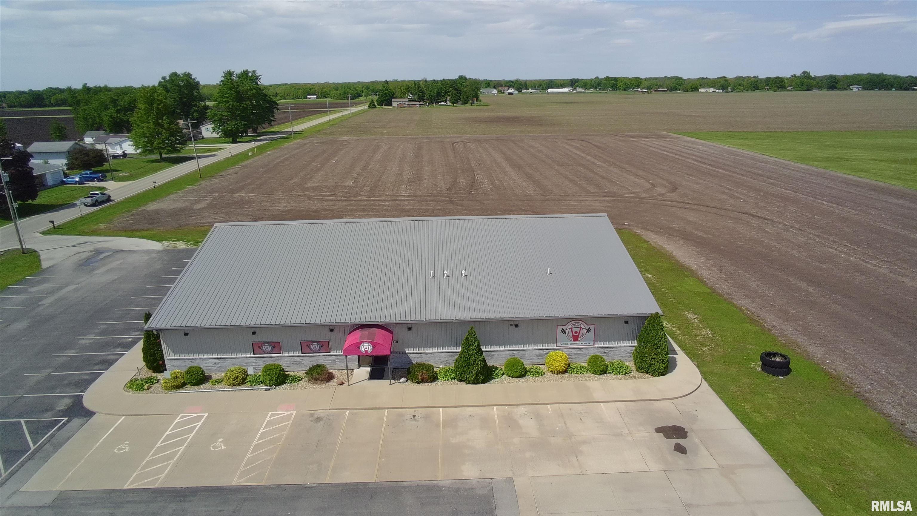 2011 E CHESTNUT Street, Canton, IL 61520 — photo 2
