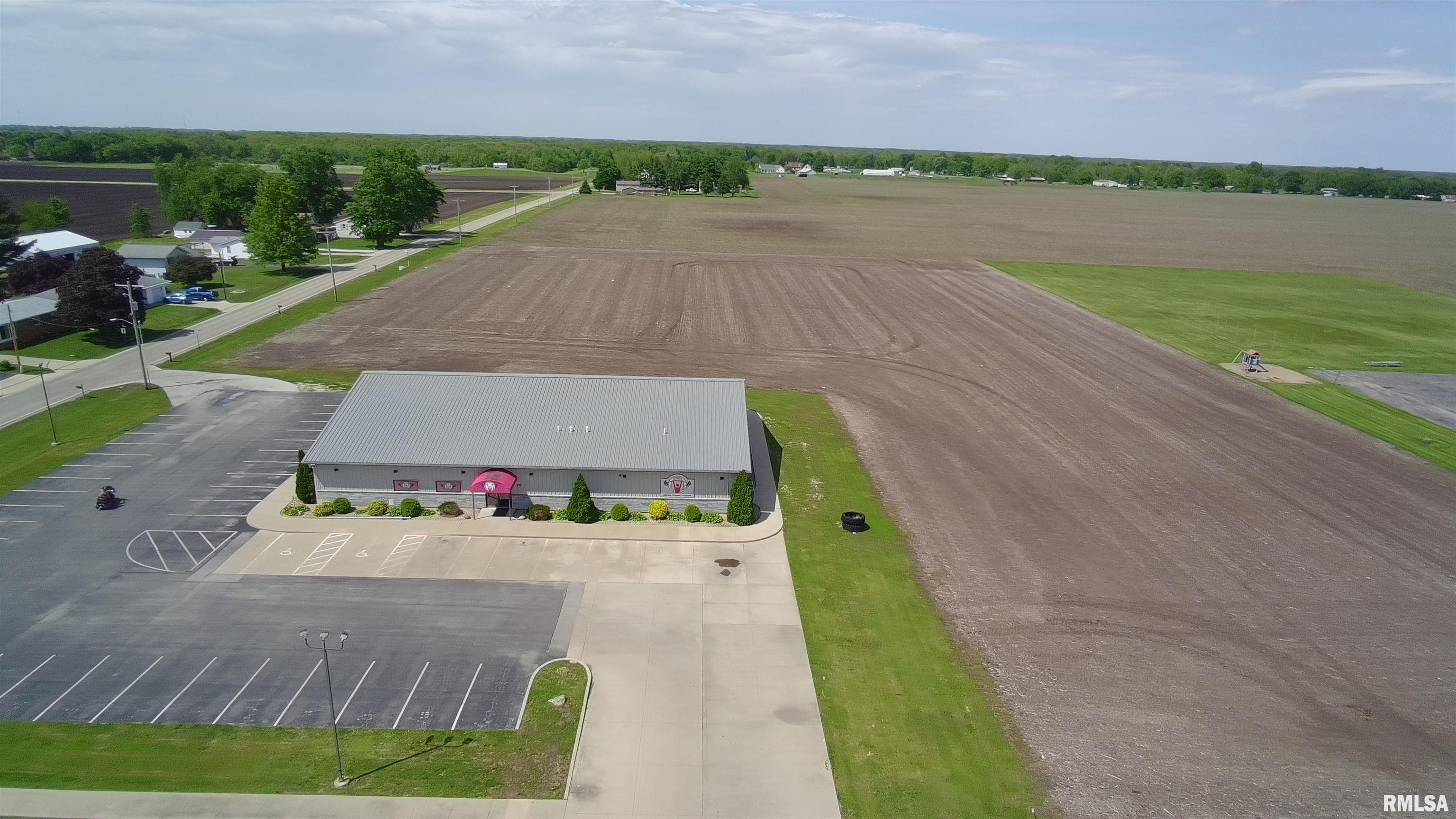 2011 E CHESTNUT Street, Canton, IL 61520 — photo 3