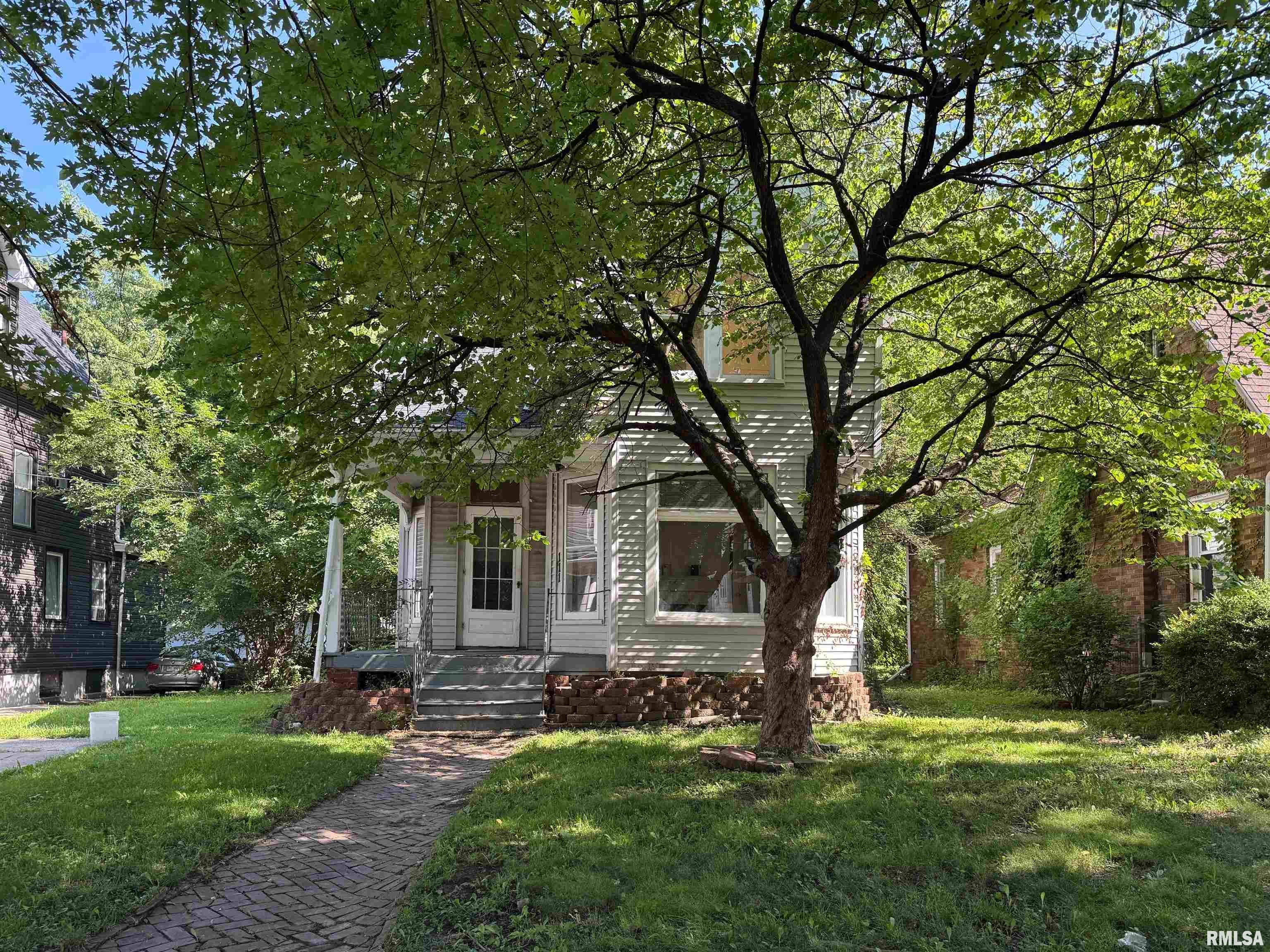 111 E Arcadia Avenue — photo