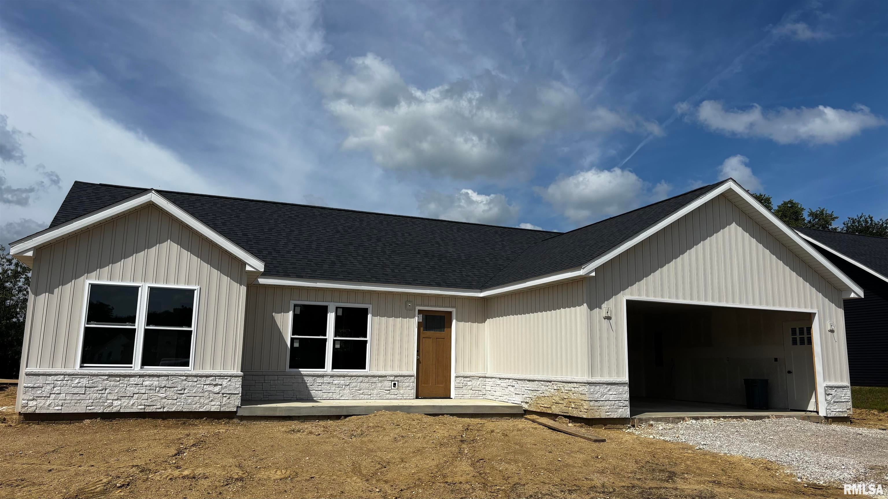 1221 Parkview Drive — photo