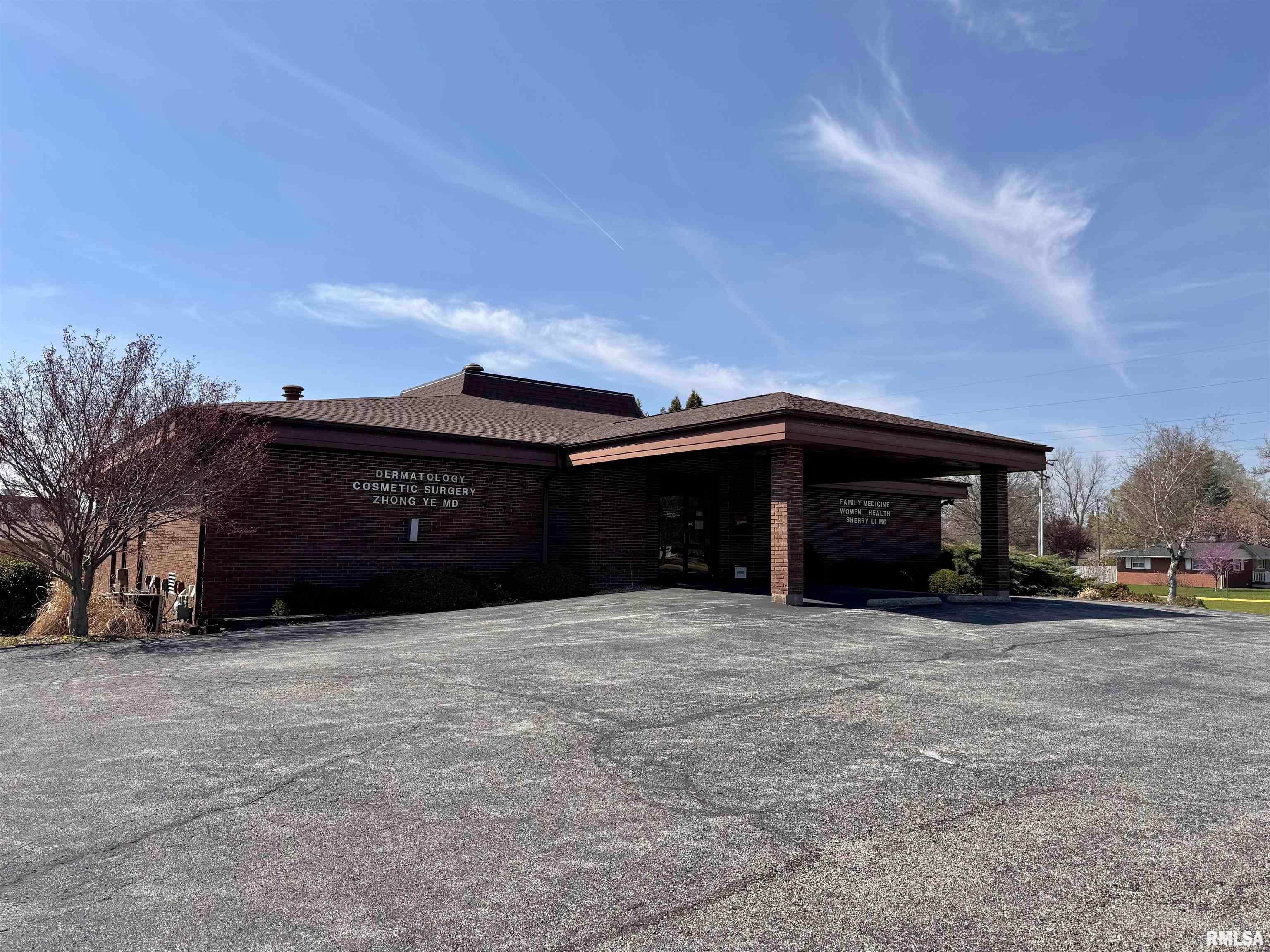 909 E GRANT Street, Macomb, IL 61455 — photo 2