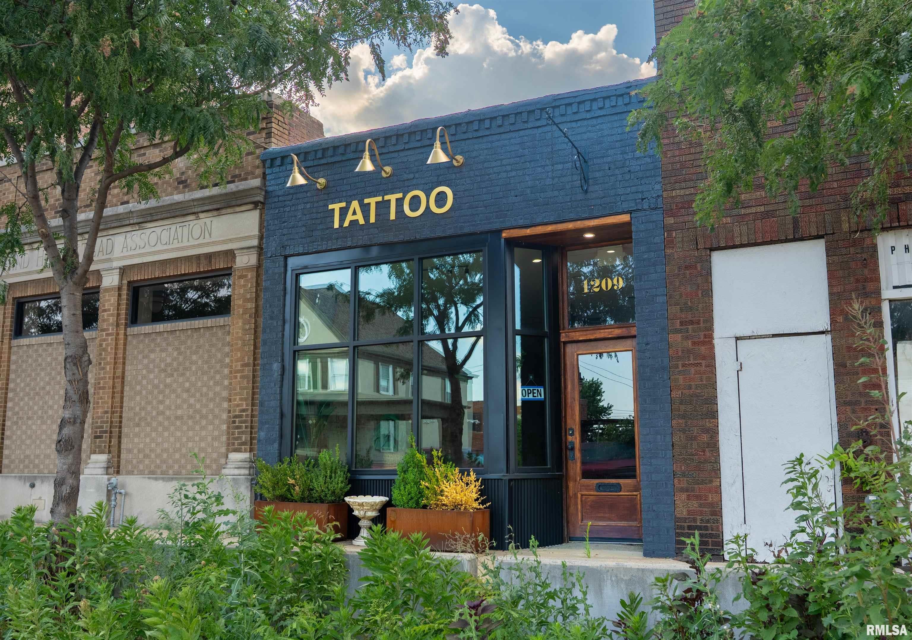 1209 SW Adams Street — photo