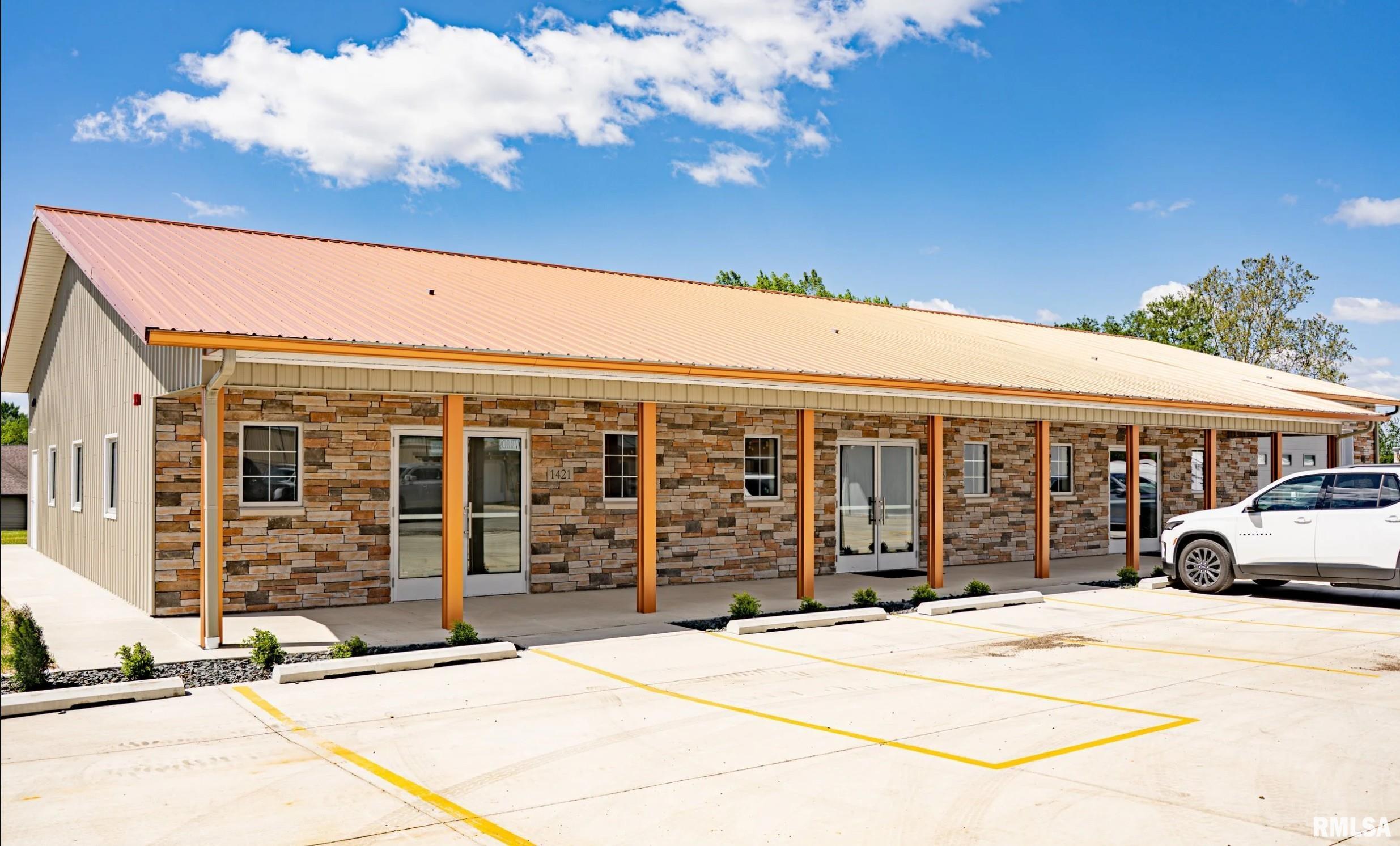 1421 W Washington Road — photo