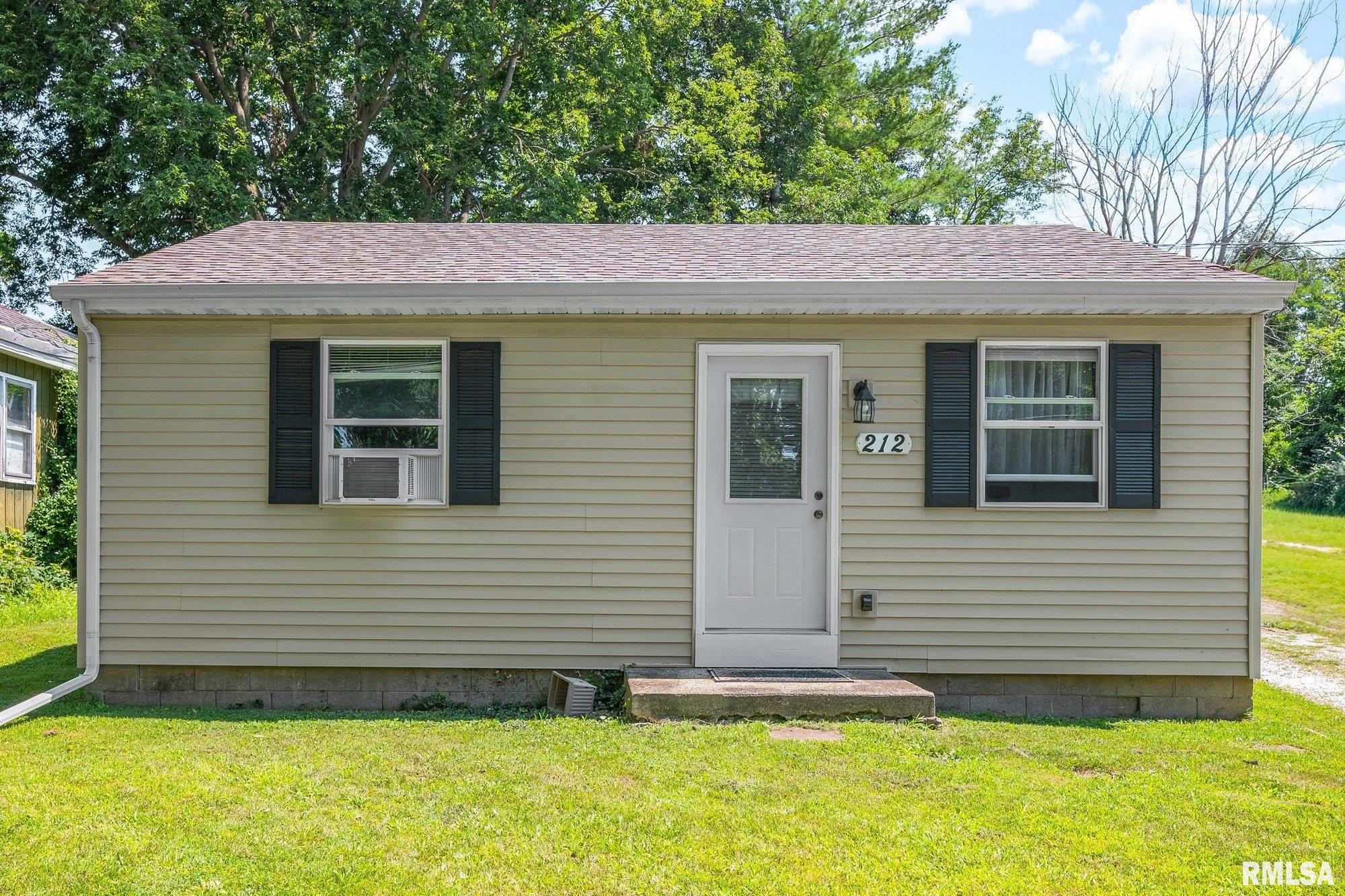 212 Oaklawn Terrace — photo