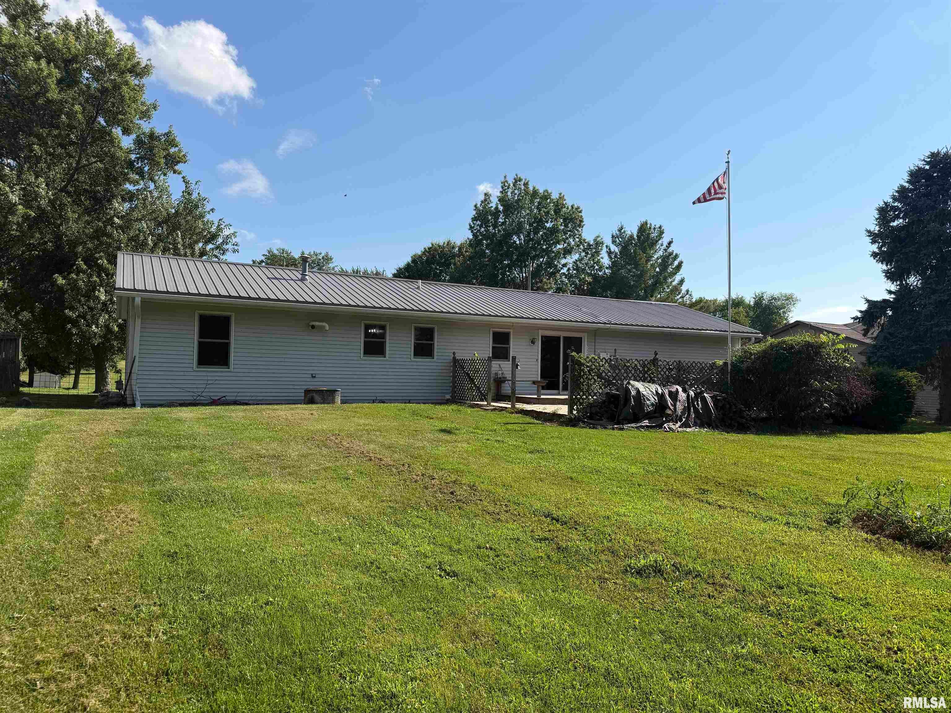 918 E OAK Street, Macomb, IL 61455 — photo 3
