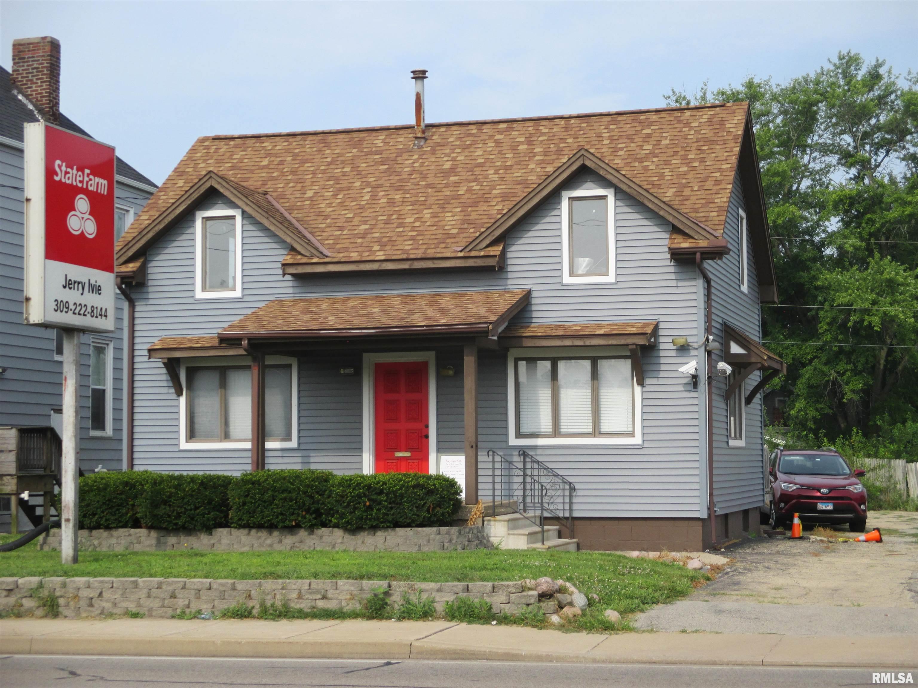 2405 N University Street — photo