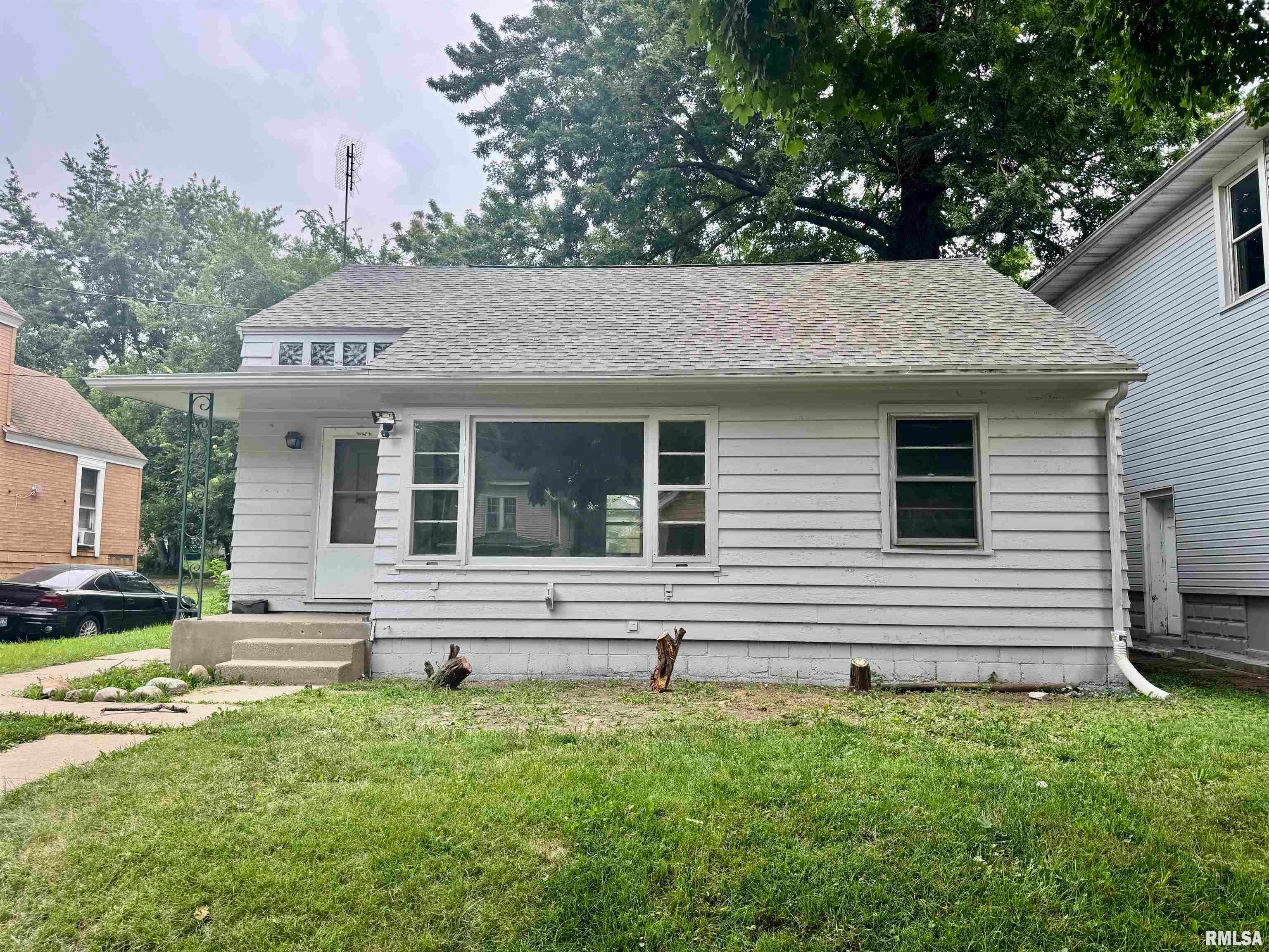 409 E Thrush Avenue — photo