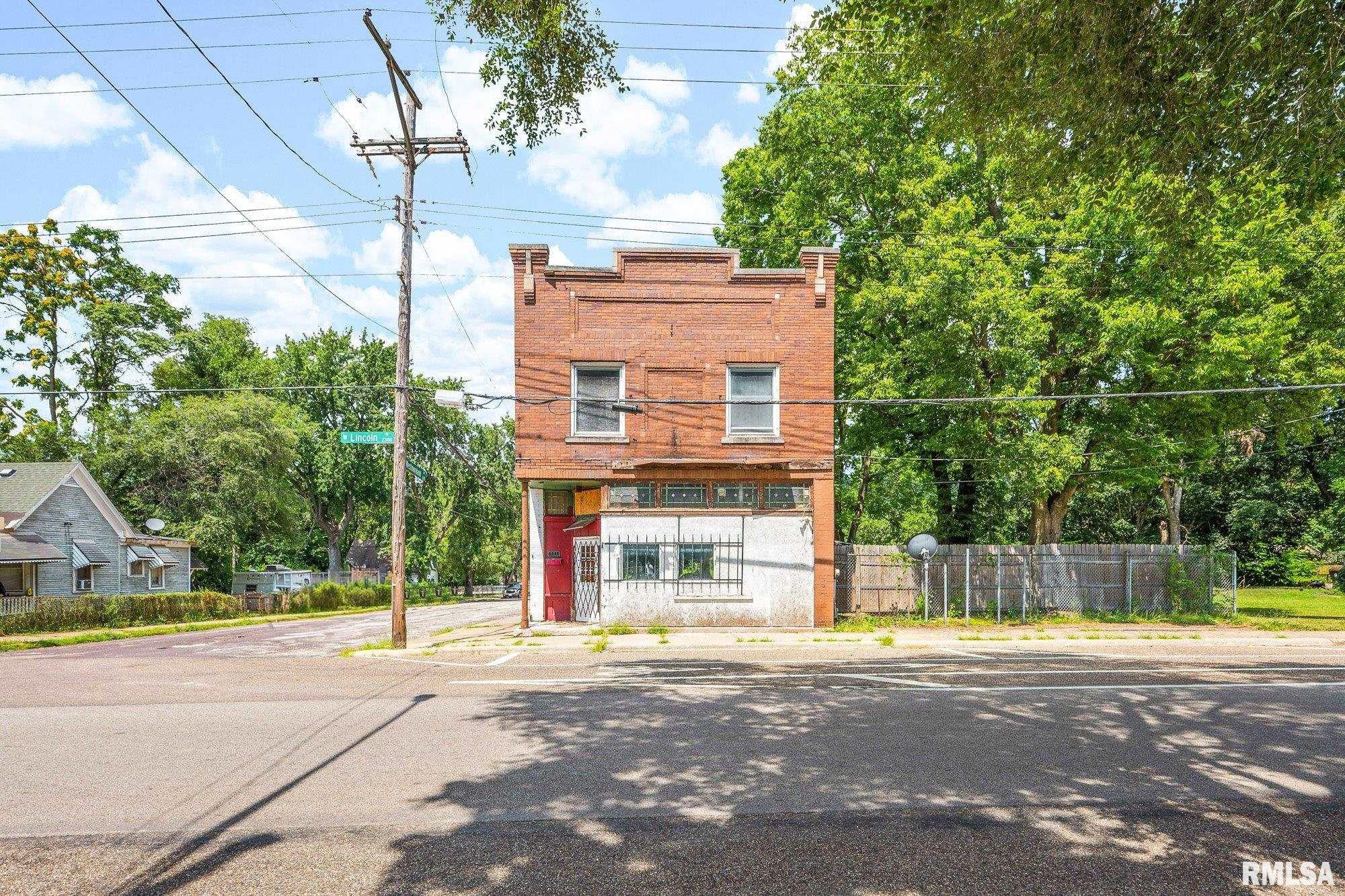 2305 W Lincoln Avenue — photo