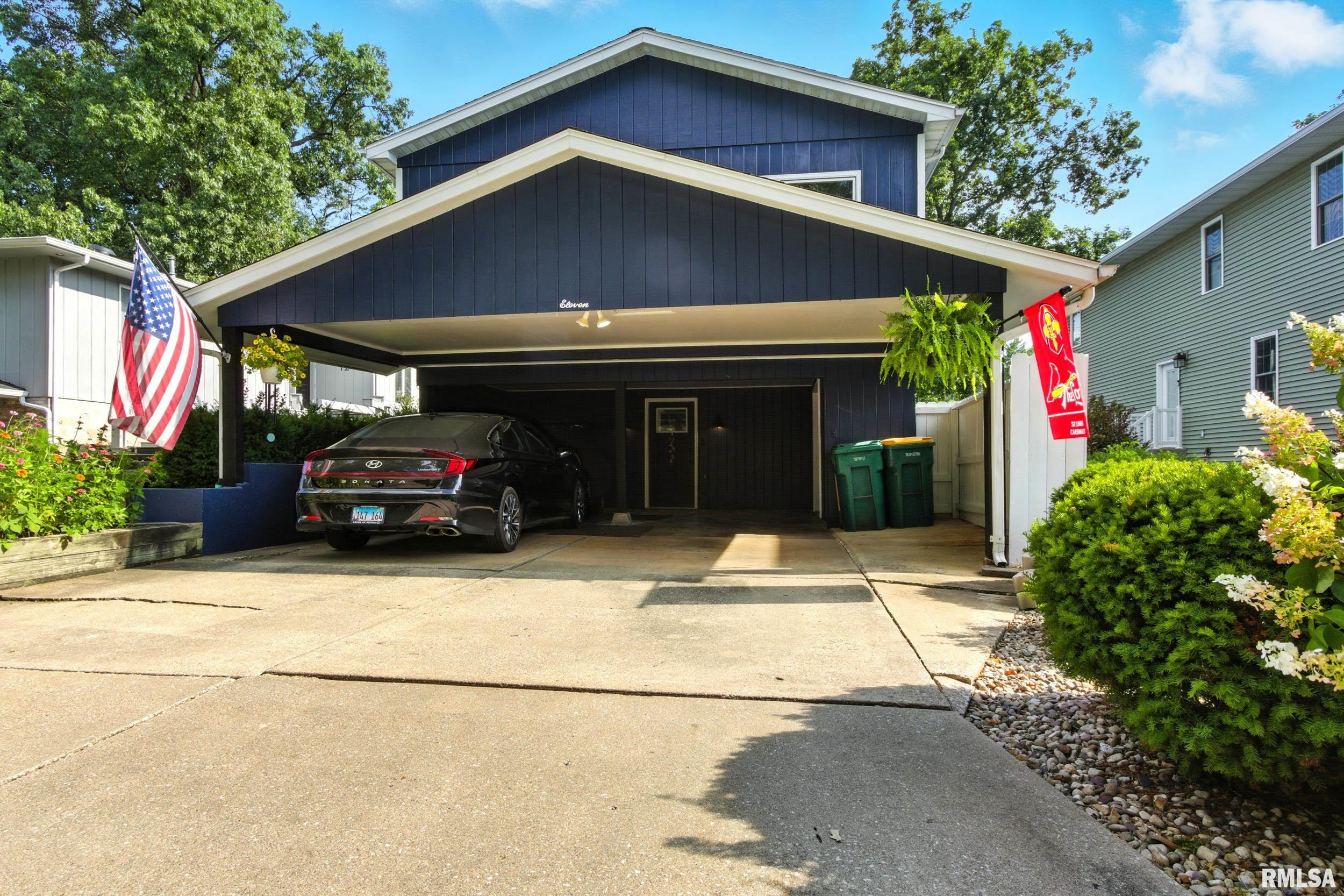 11 Hickory Grove — photo