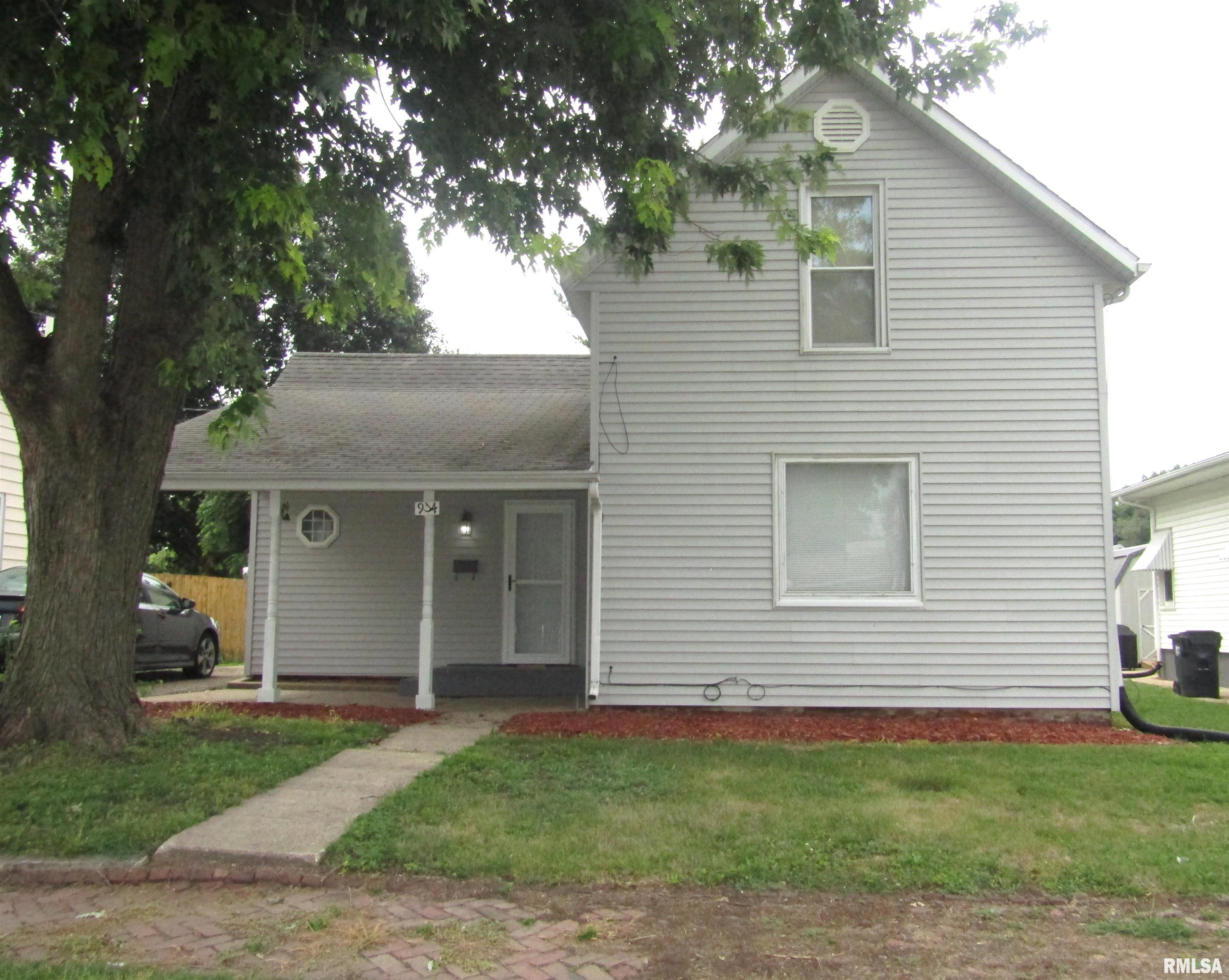 954 E Locust Street — photo
