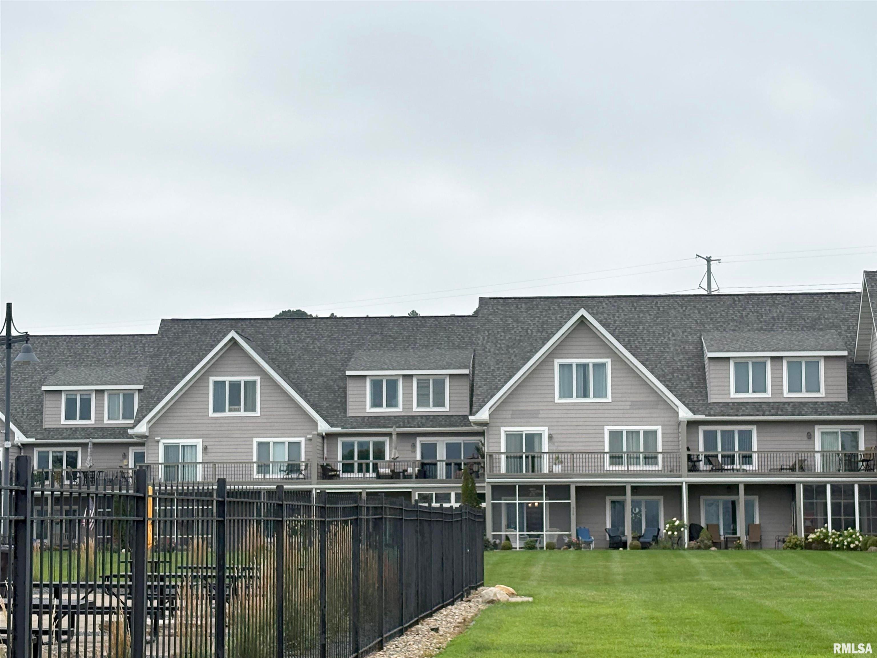 514 Harbor Pointe Drive — photo