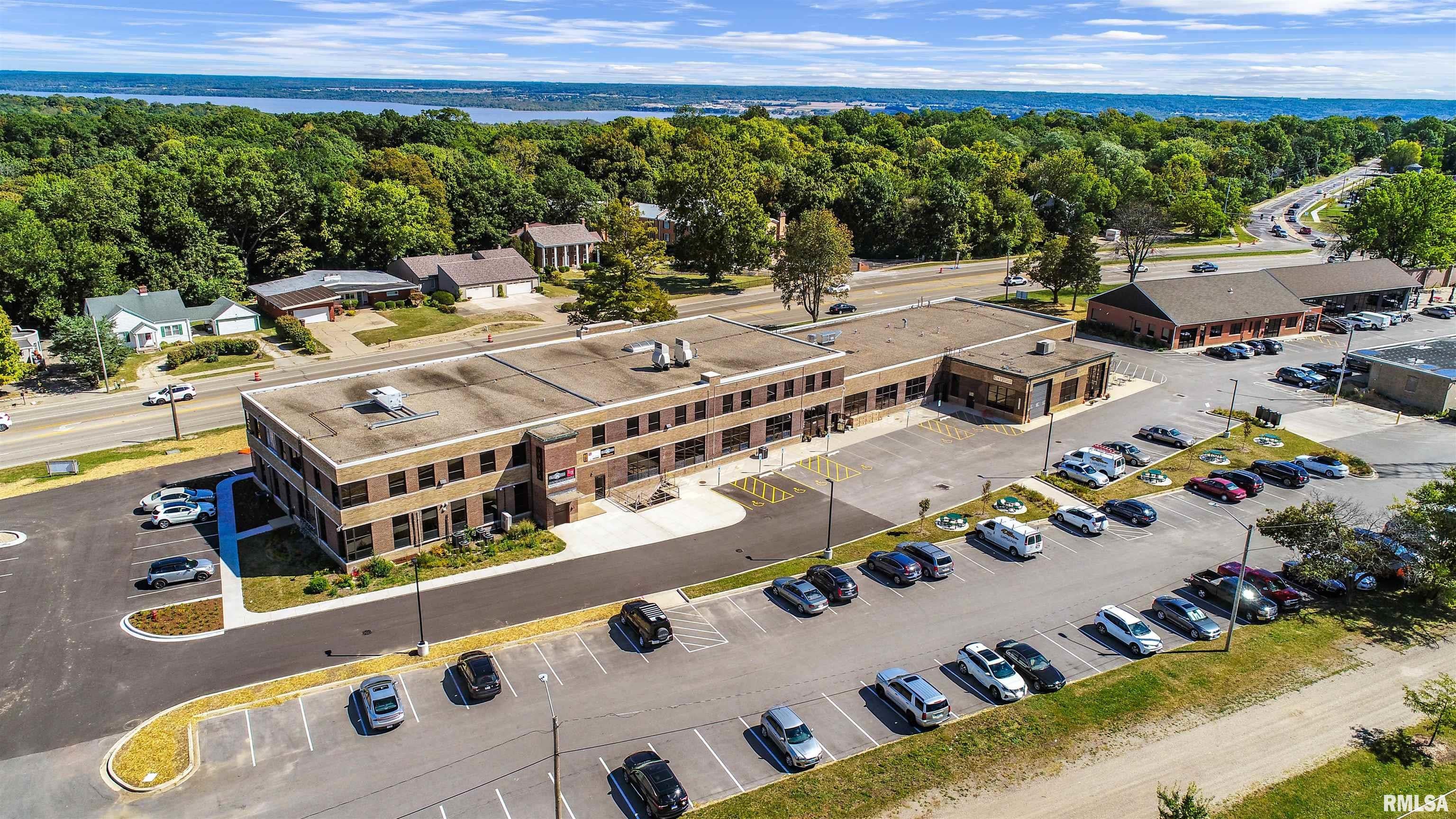 6035 N Knoxville Avenue Suite 105 (Full Suite) — photo
