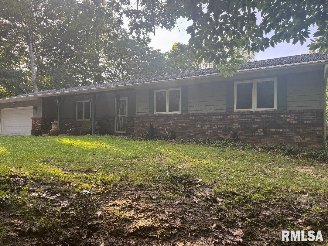 228 E Hicks Hollow Road — photo