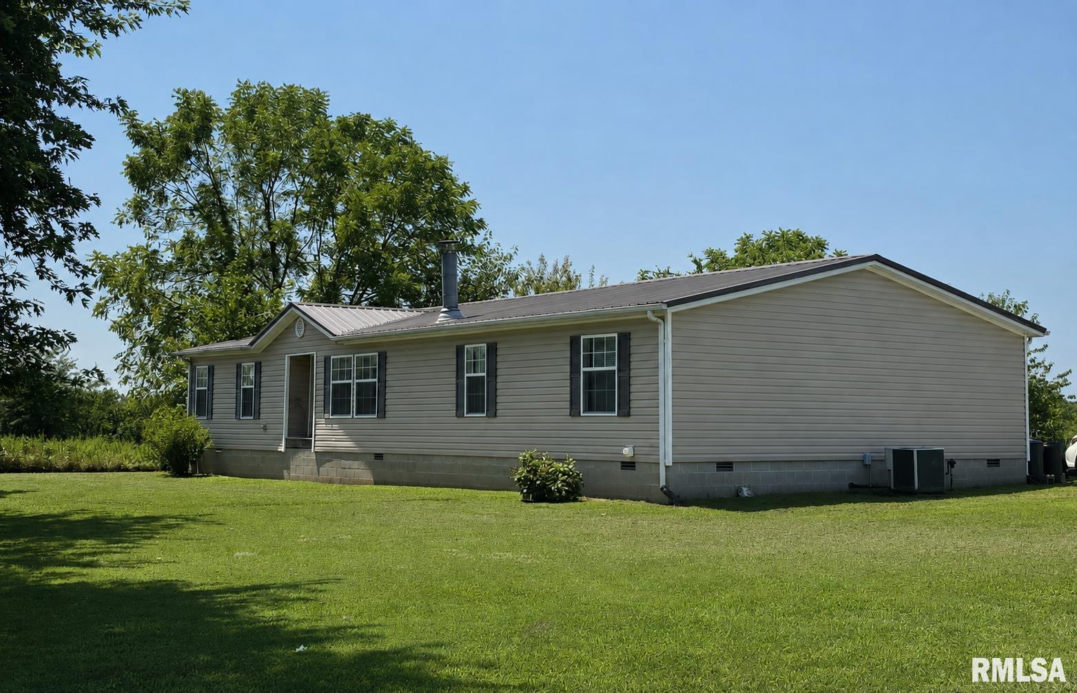 1075 Wolf Creek Road — photo