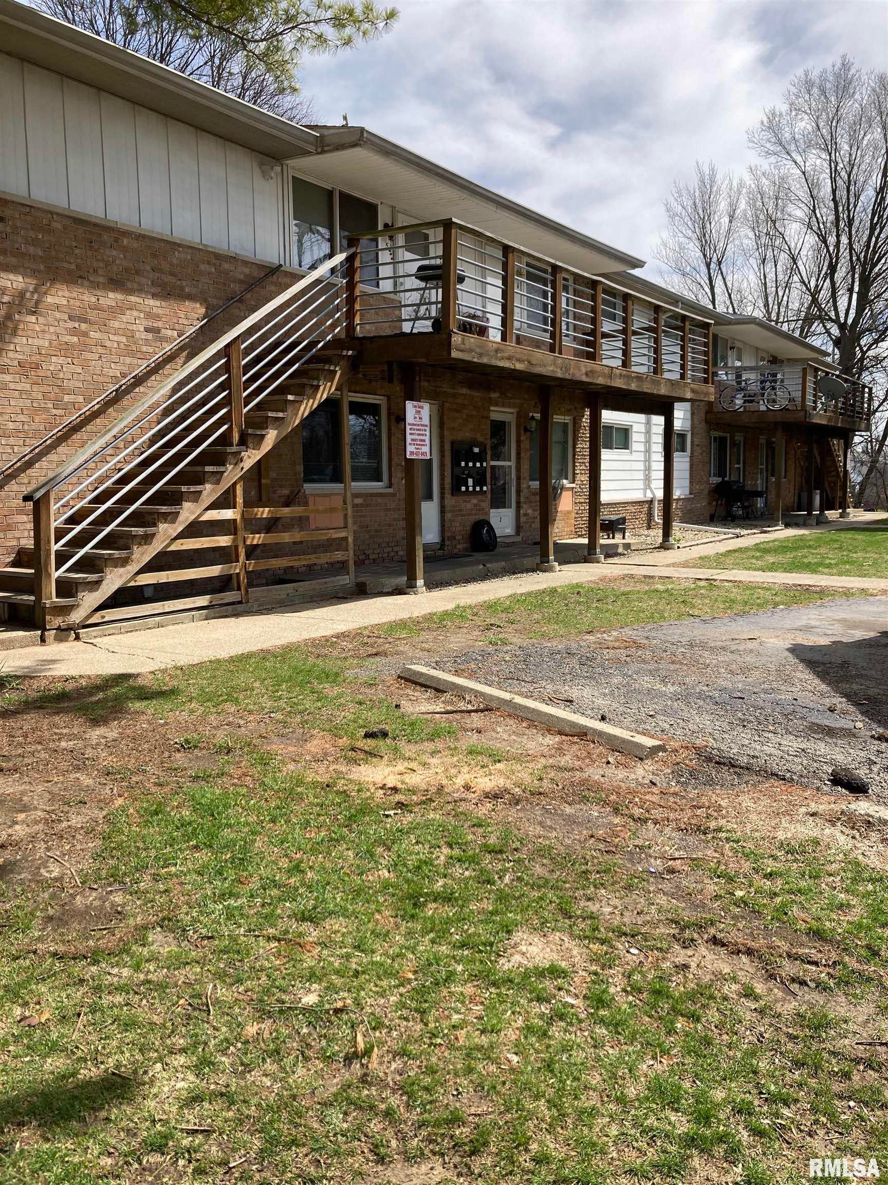212 E Oak Cliff Court 1 — photo