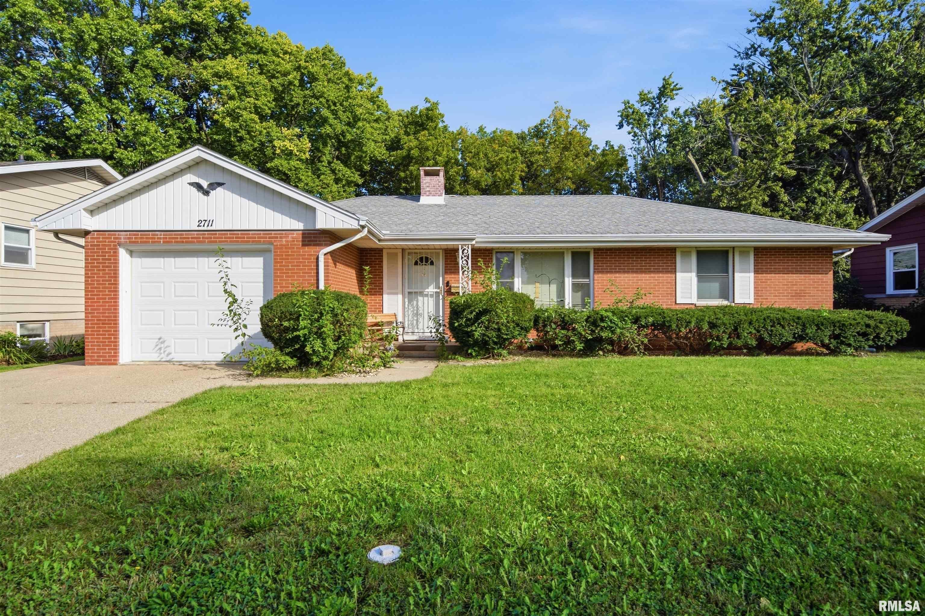 2711 W Castle Court — photo