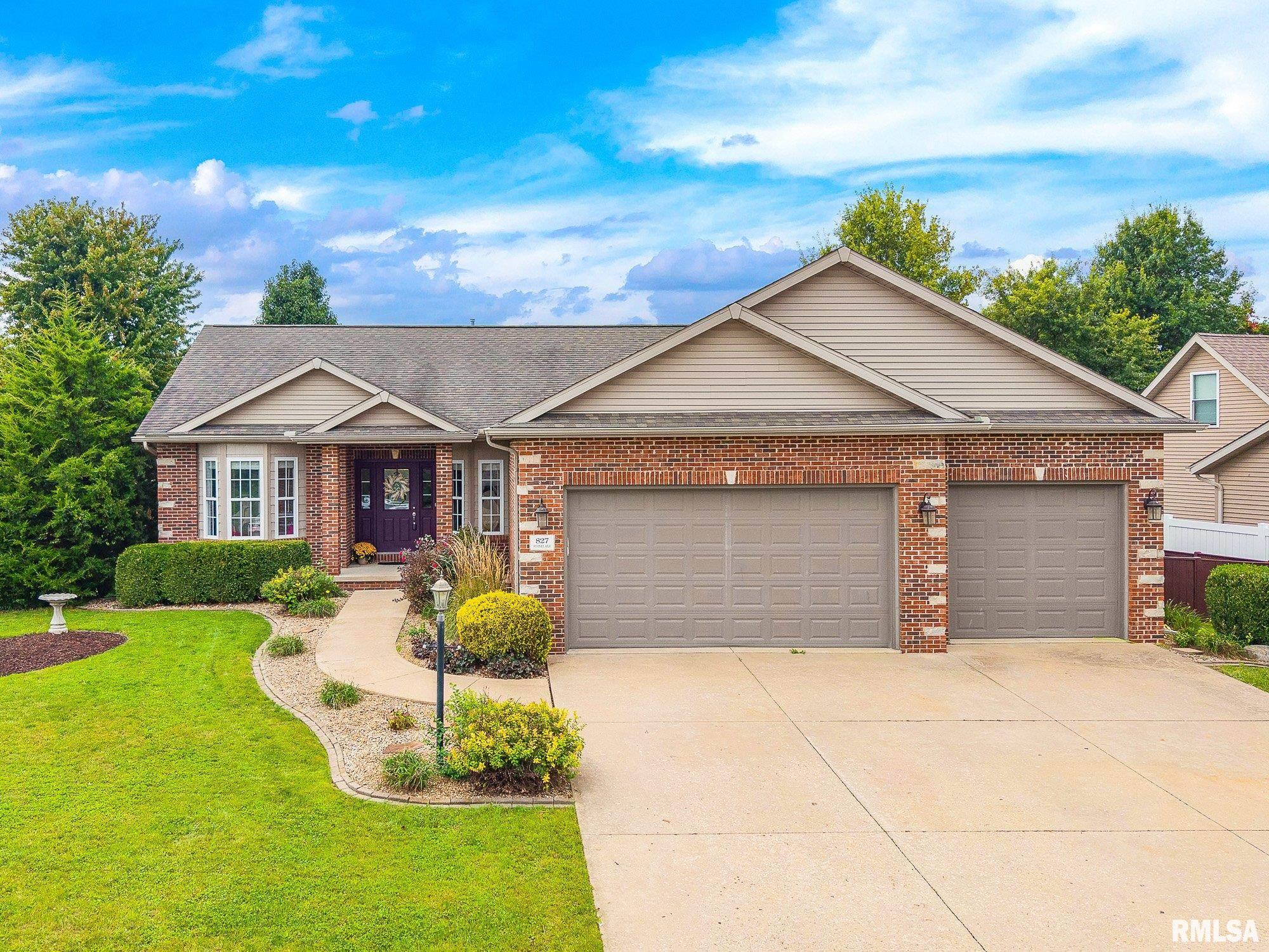 827 Stonelake Drive — photo