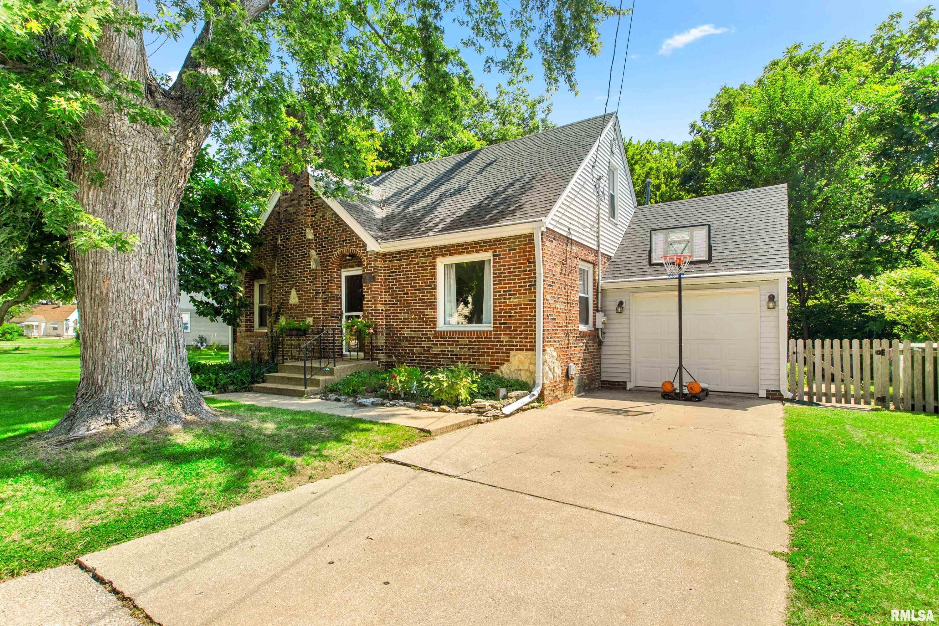 105 Arbor Court — photo