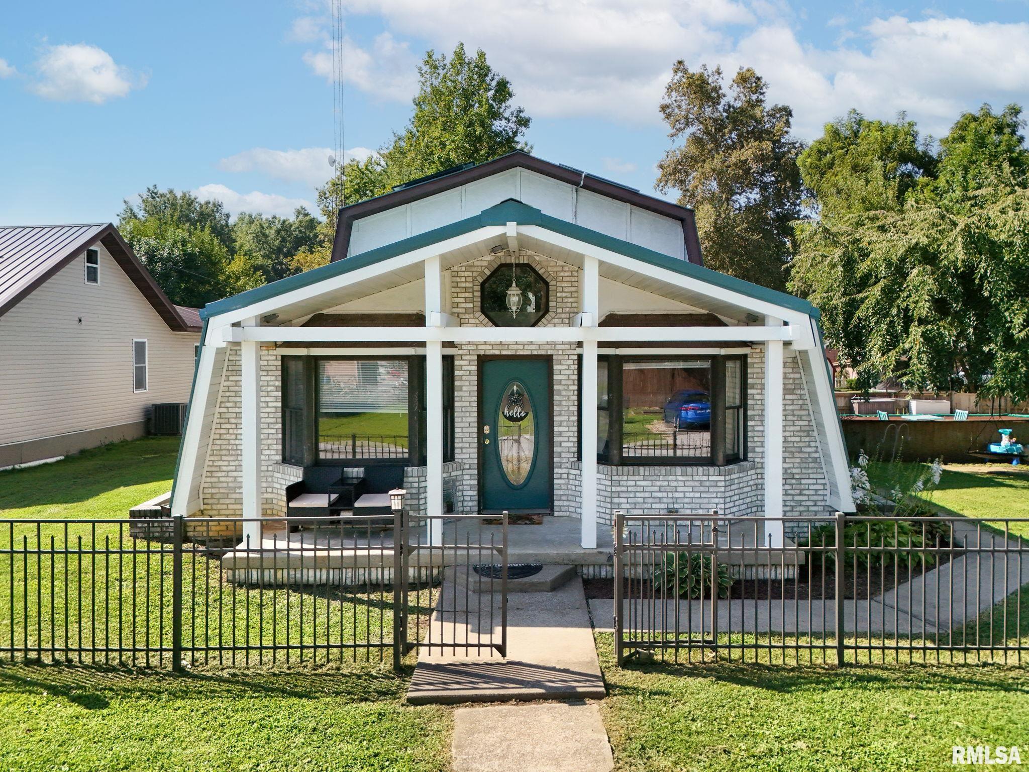 1206 W Oak Street — photo