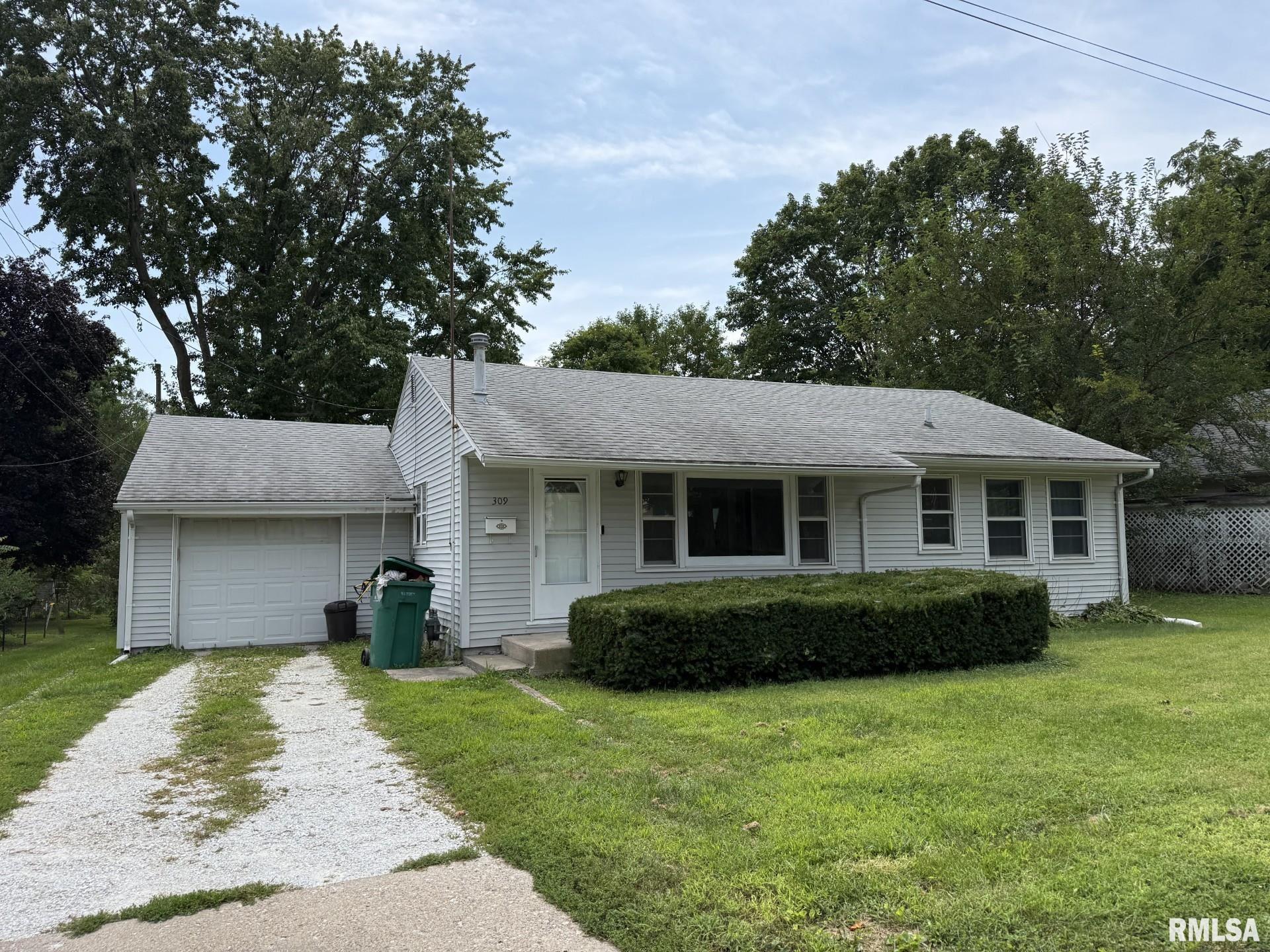 309 E WALKER Street, Macomb, IL 61455 — photo 3