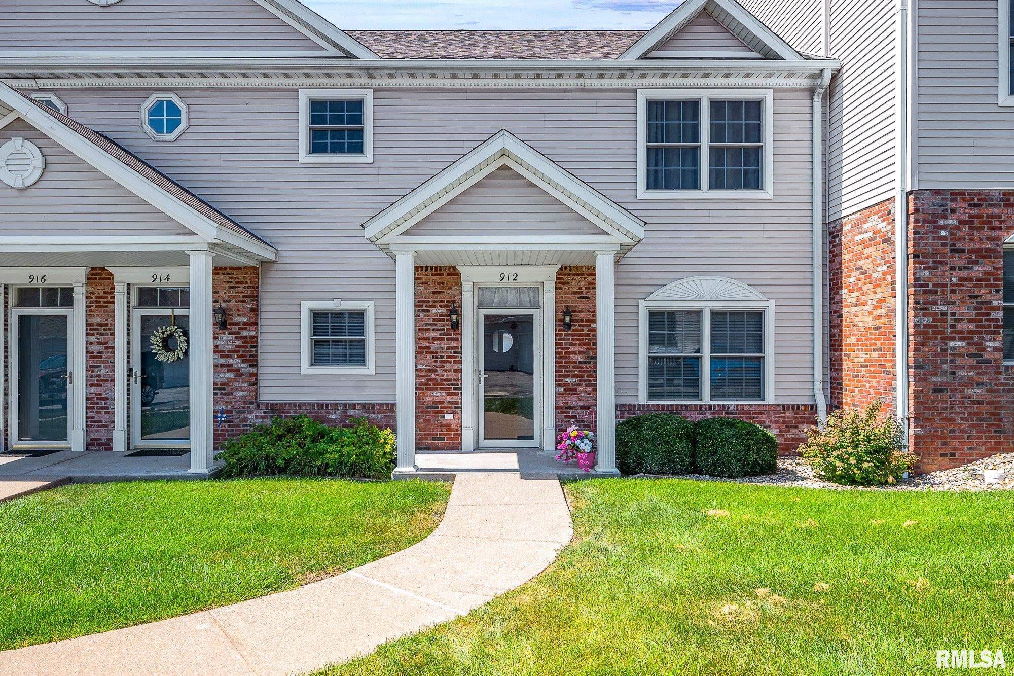 912 W Trailcreek Drive 912 — photo