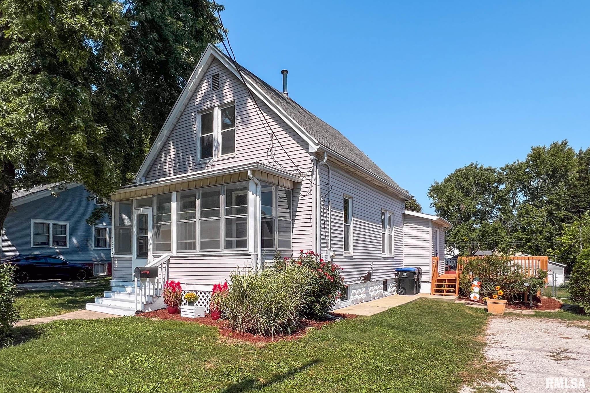 1220 E Oakland Avenue — photo