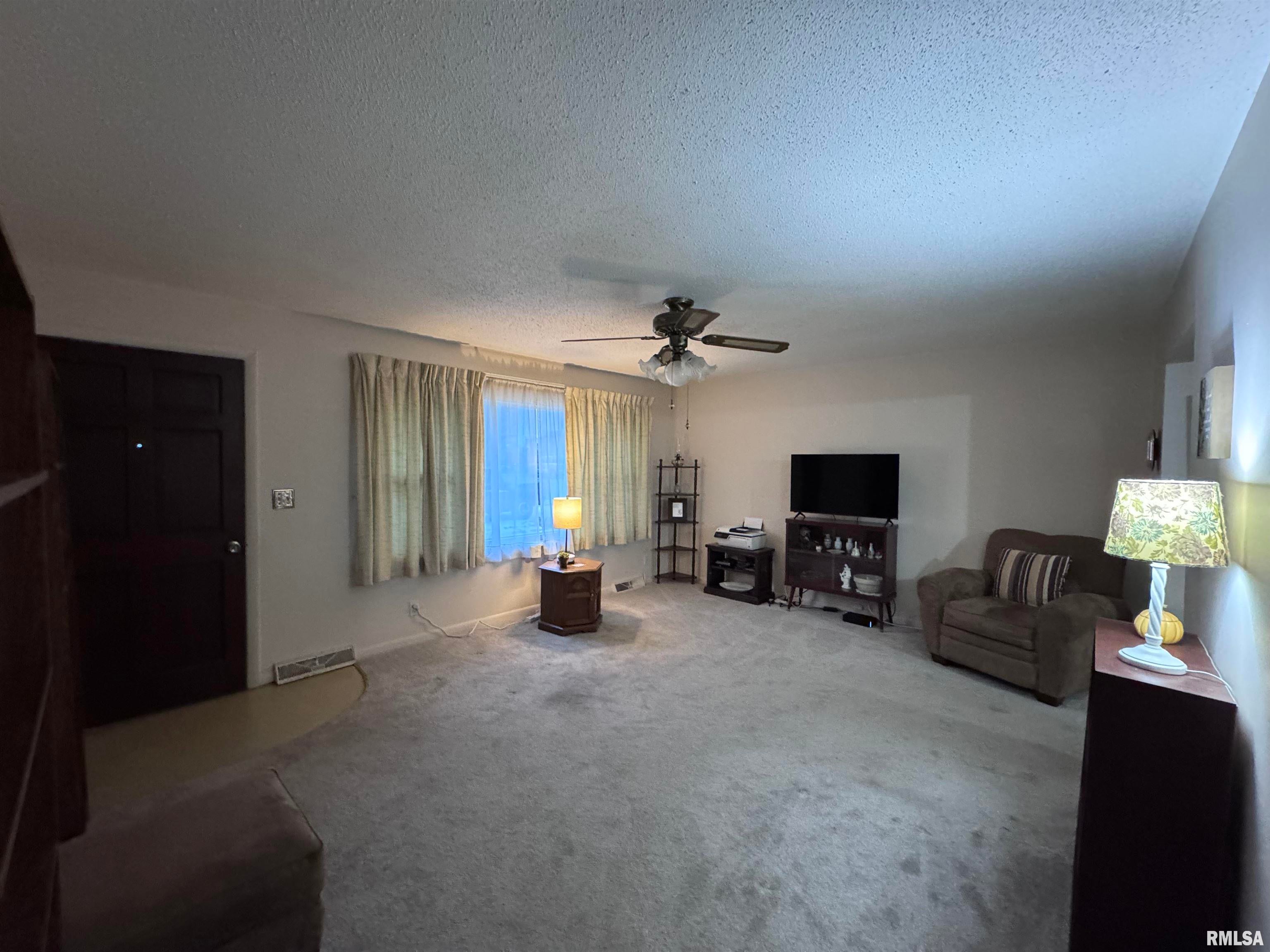 327 E Murray Street, Macomb, IL 61455 — photo 3