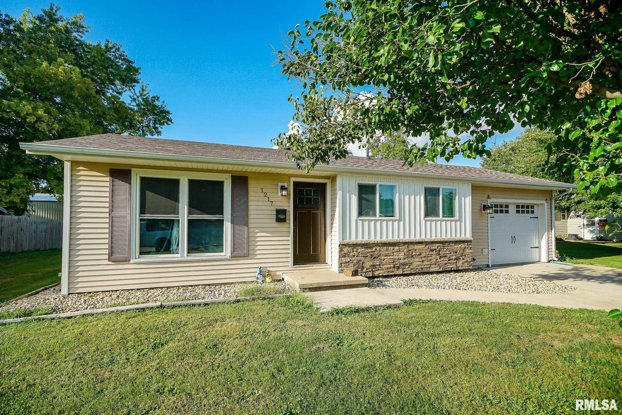1217 E Locust Street — photo
