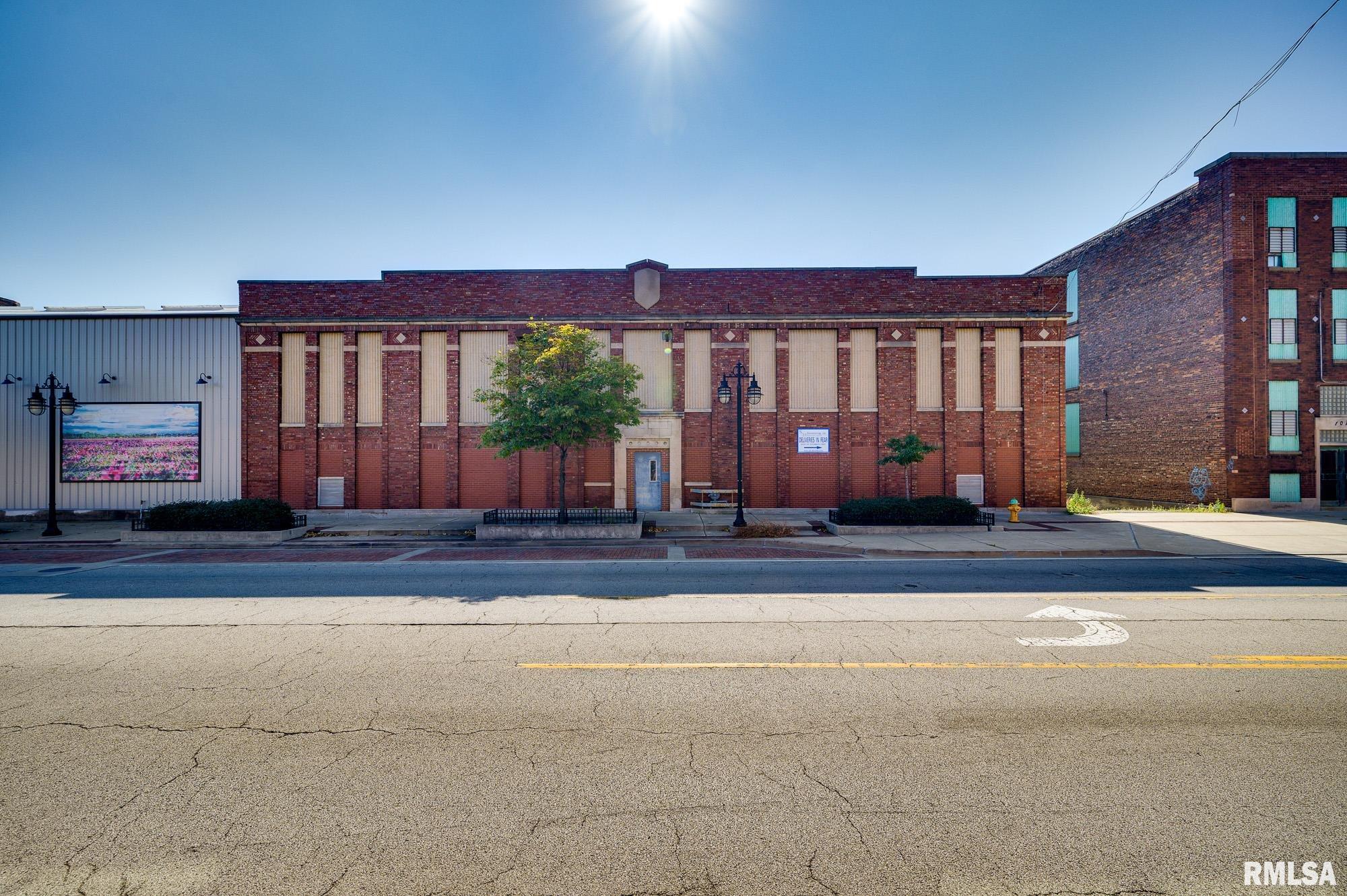 1000 SW Washington Street — photo