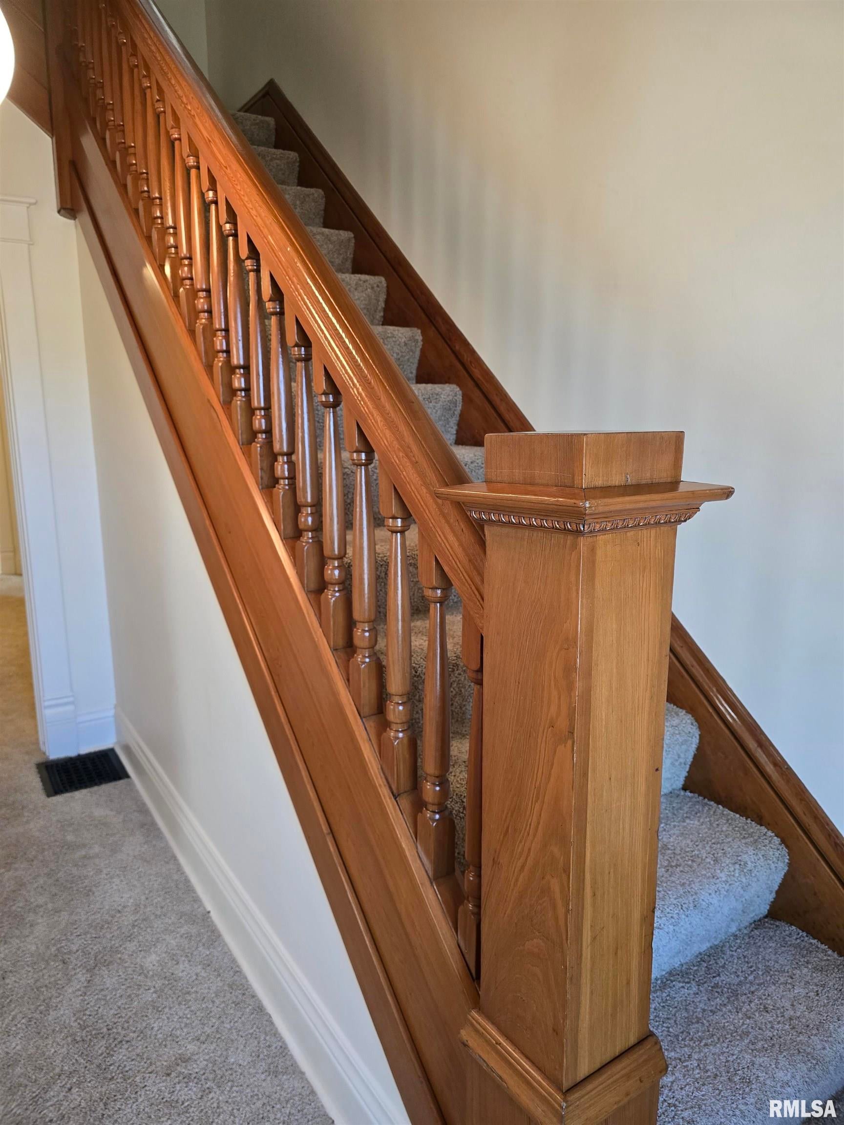 452 E CHESTNUT Street, Canton, IL 61520 — photo 2