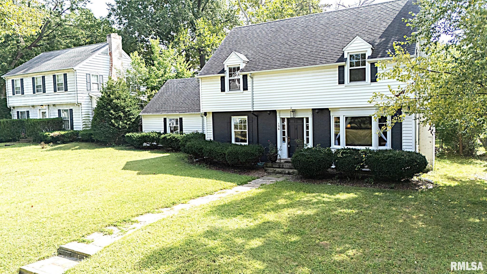 136 E Oak Park Drive — photo