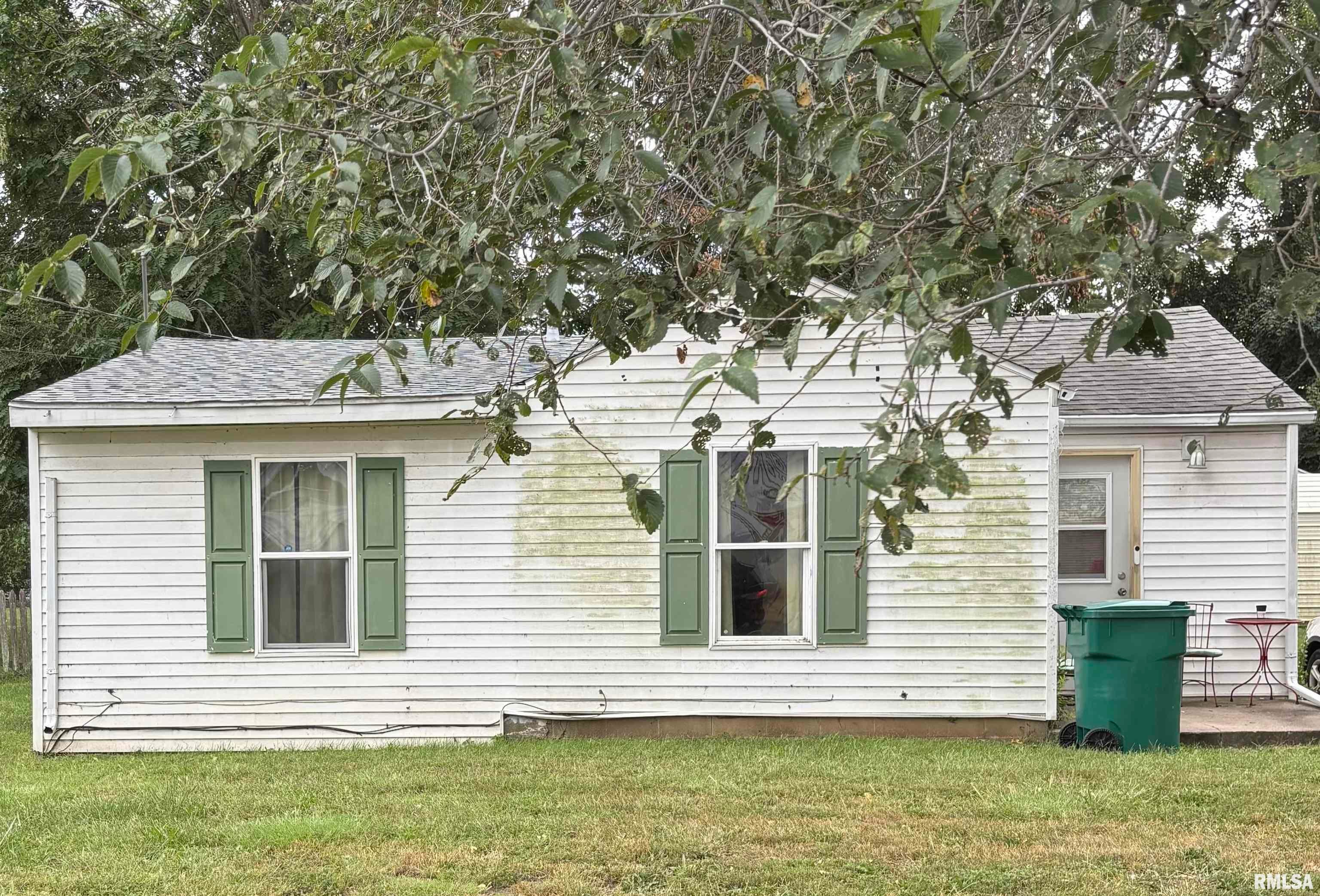 1502 Hillview Drive — photo