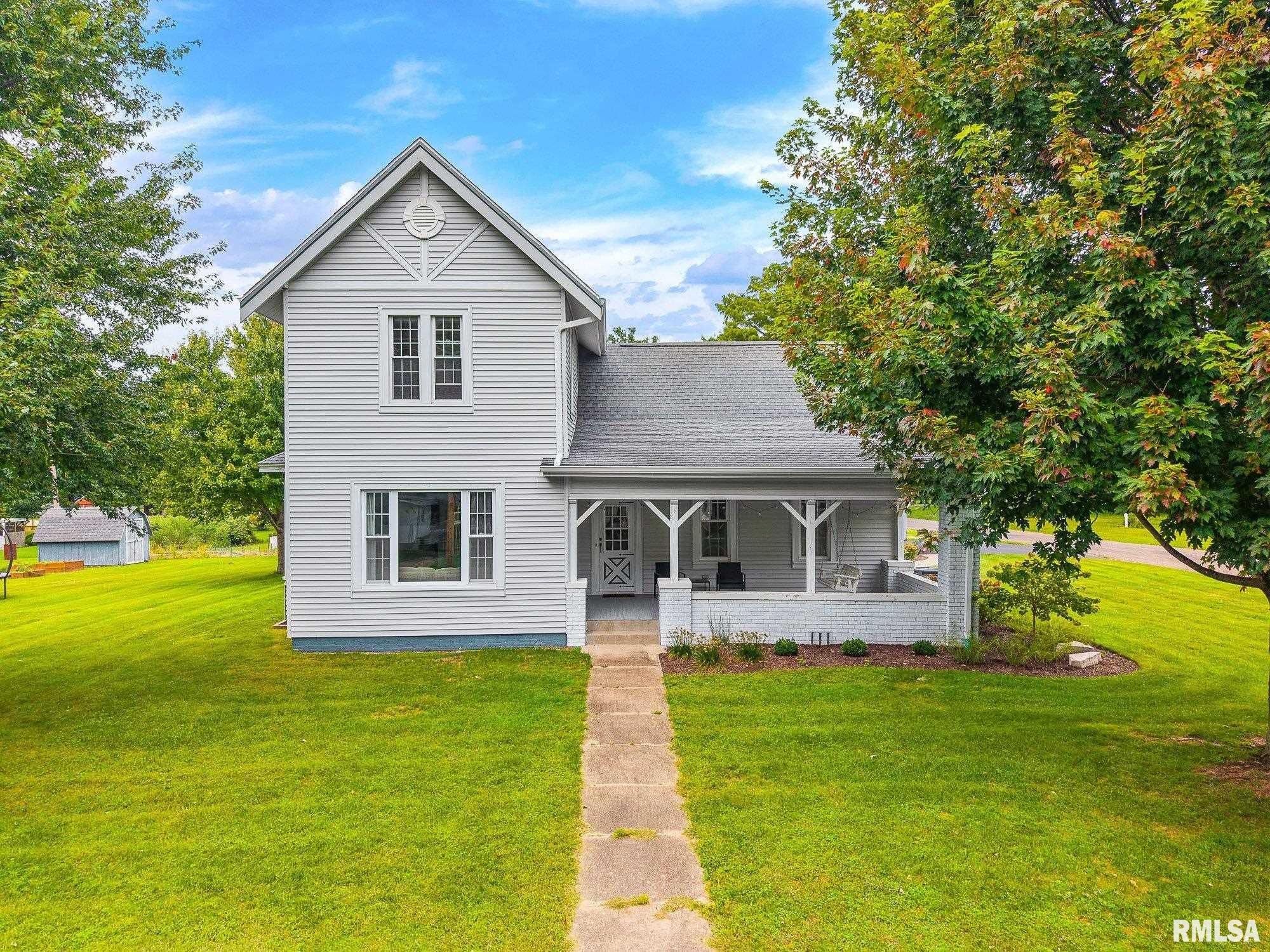609 E 3RD Street, Delavan, IL 61734