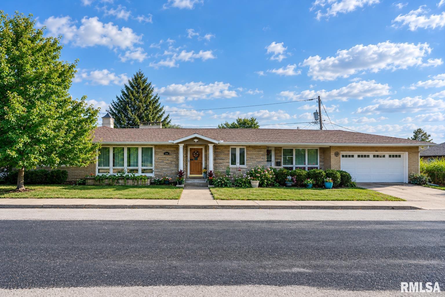 506 W Crestwood Drive — photo