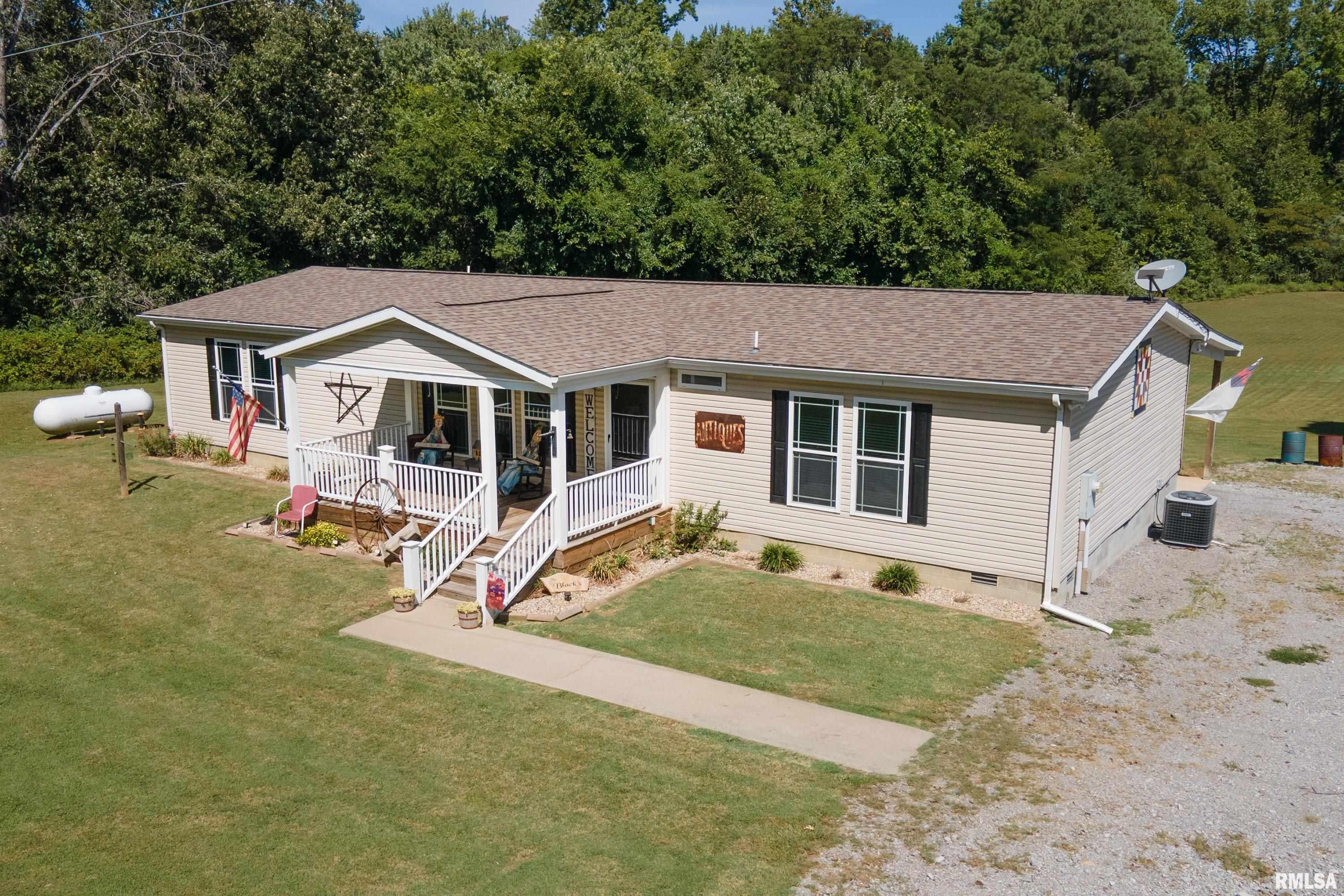 1390 Woolard Road, Eldorado, IL 62930 — photo 2