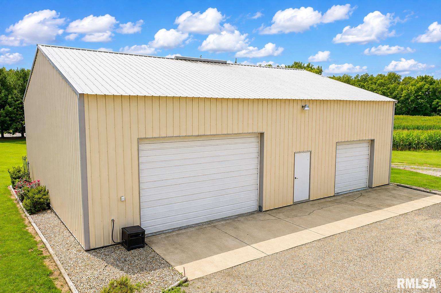 Home in Hopedale, IL 61747 — photo 3