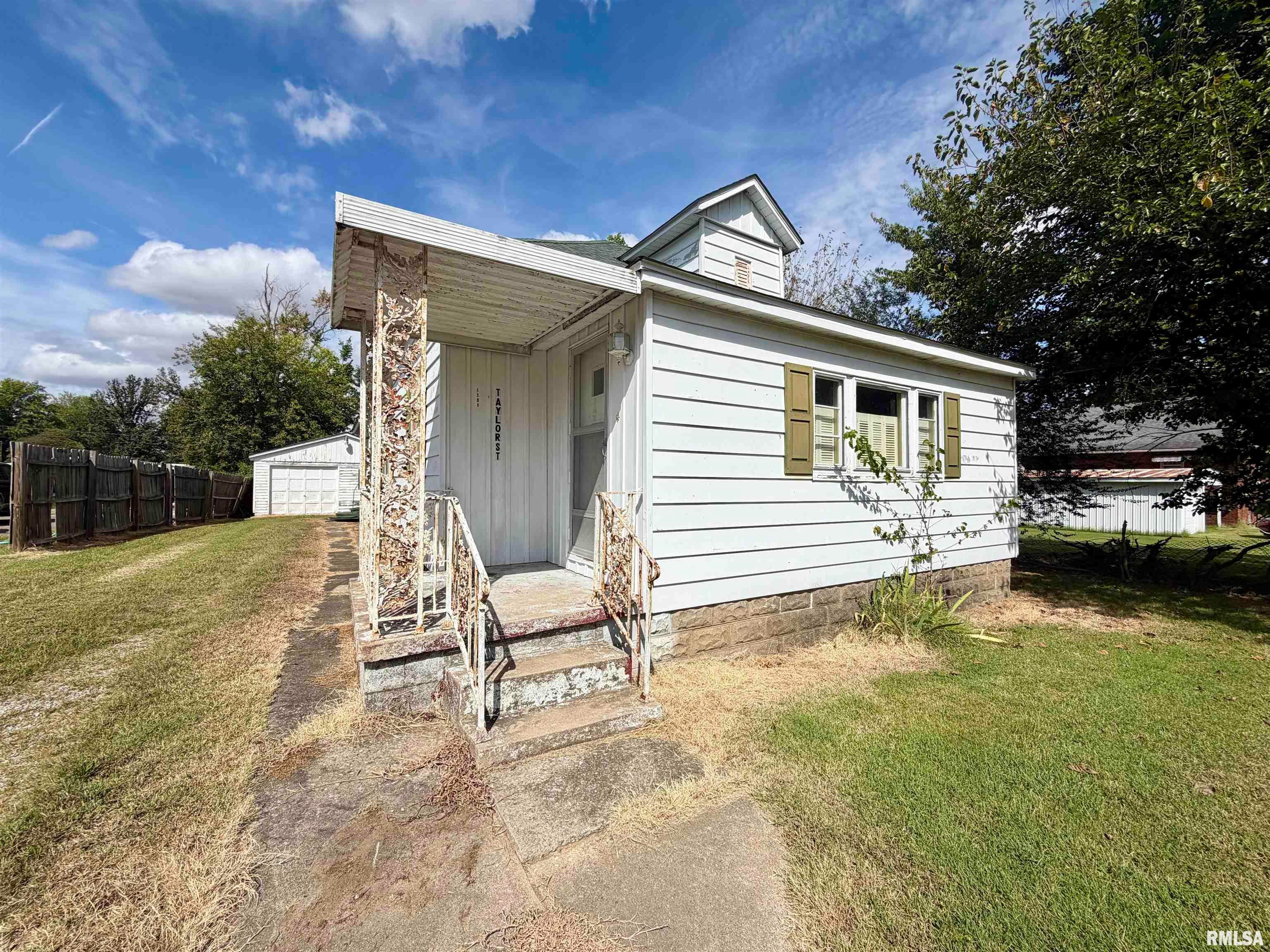 1104 Taylor Street — photo