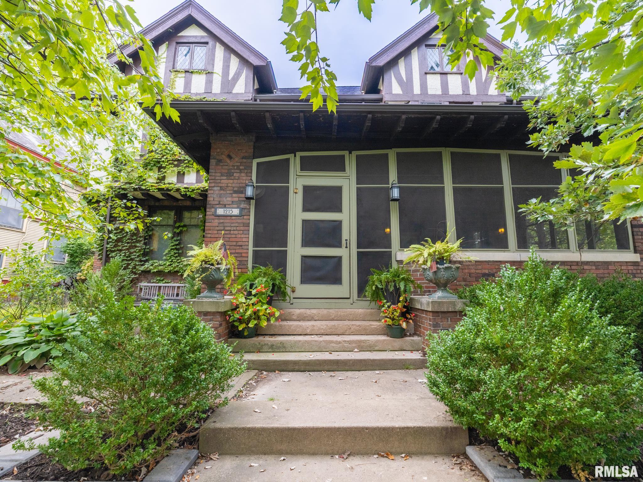 1215 N Maplewood Avenue — photo