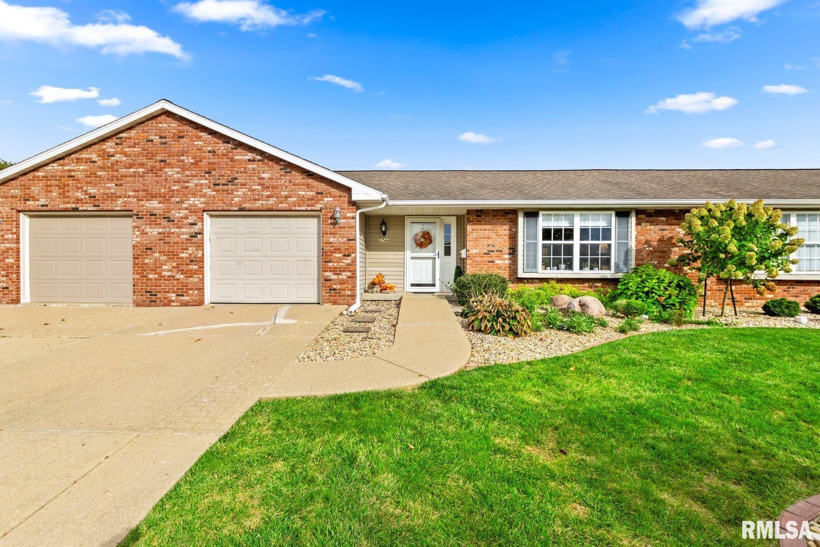 2744 Village Court — photo