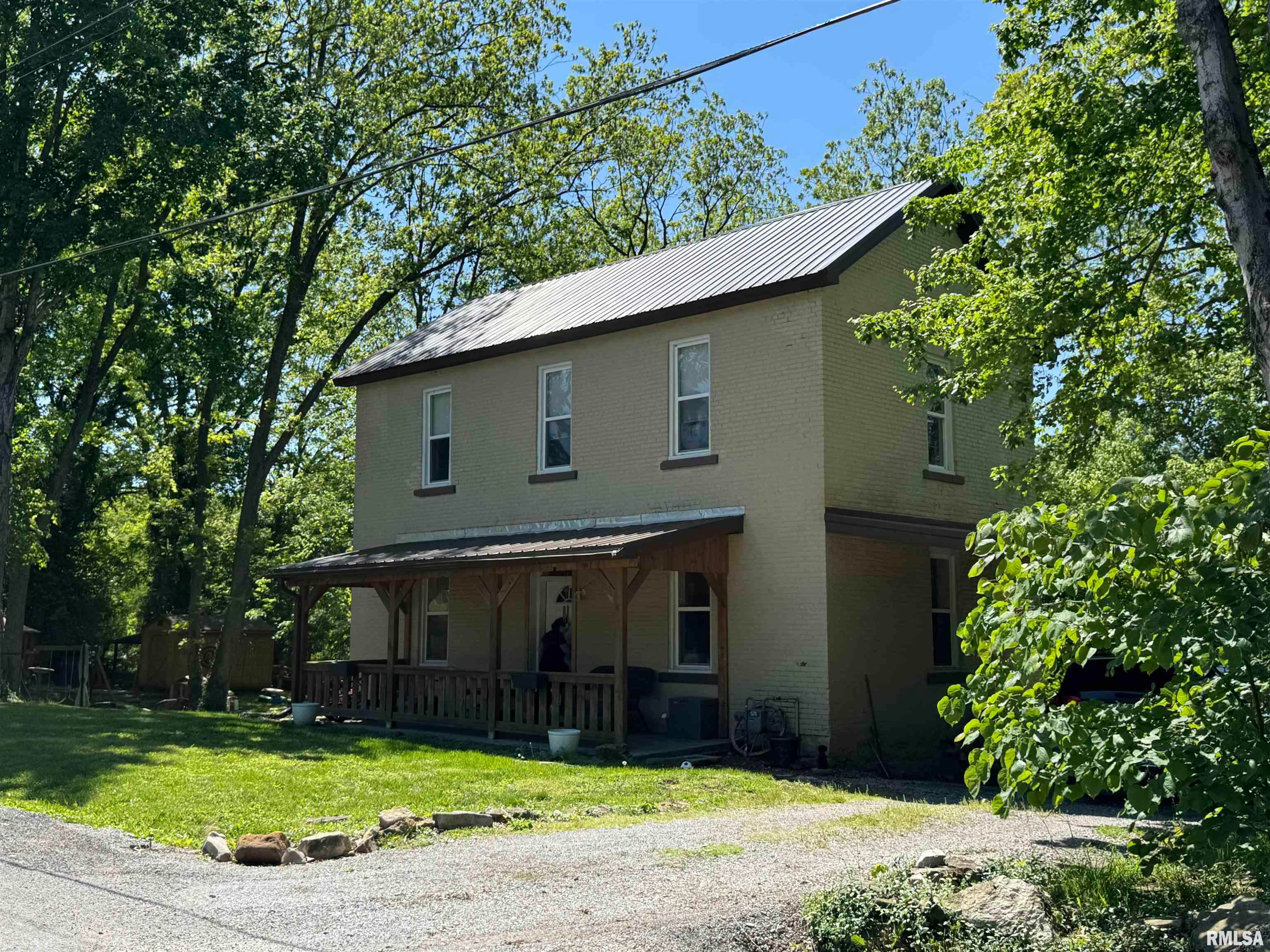 104 W Heacock Street — photo