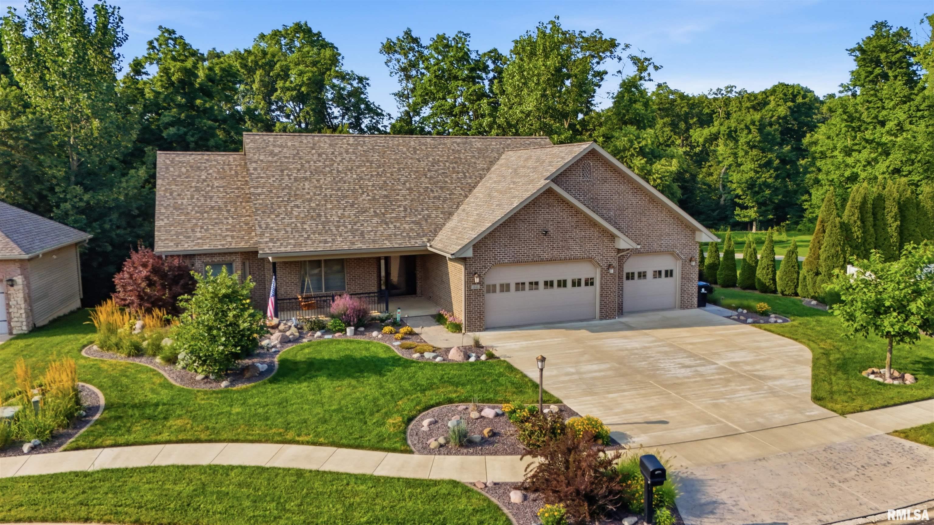1841 AUTUMN Ridge, Washington, IL 61571