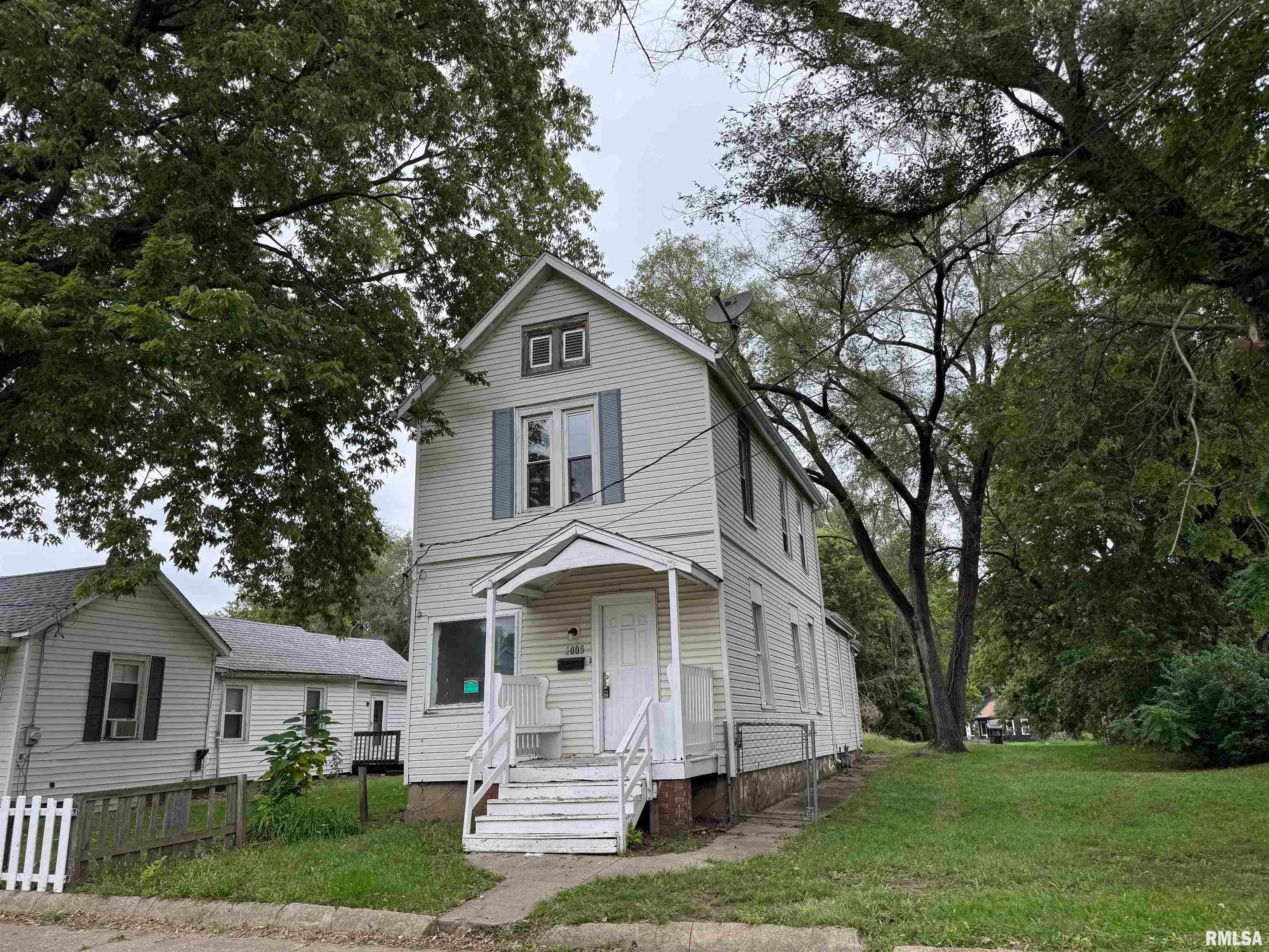 1009 W Smith Street — photo