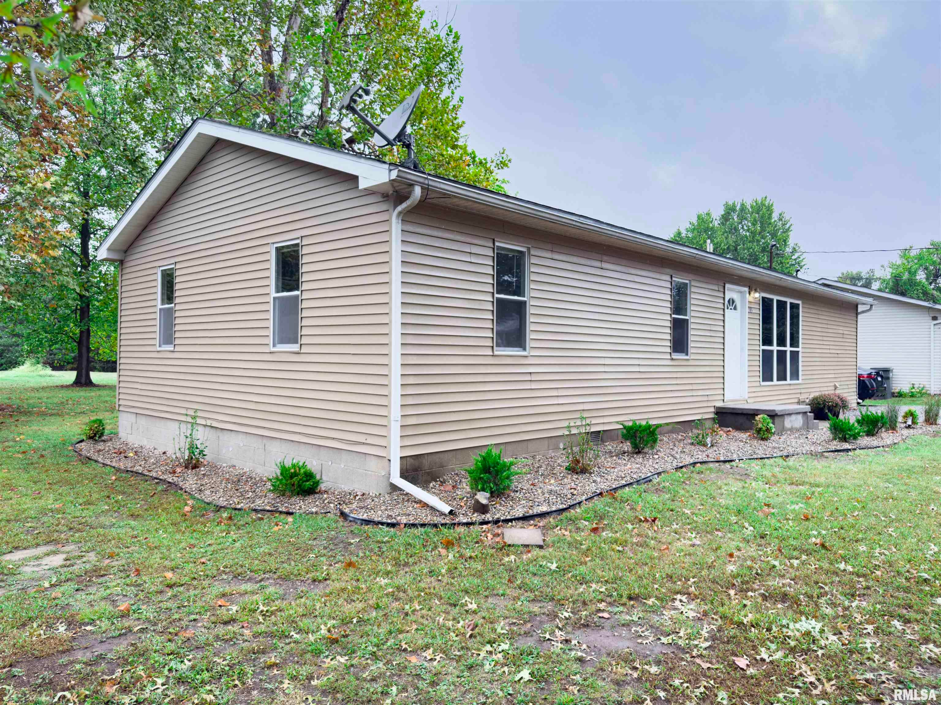 203 N Maple Street — photo