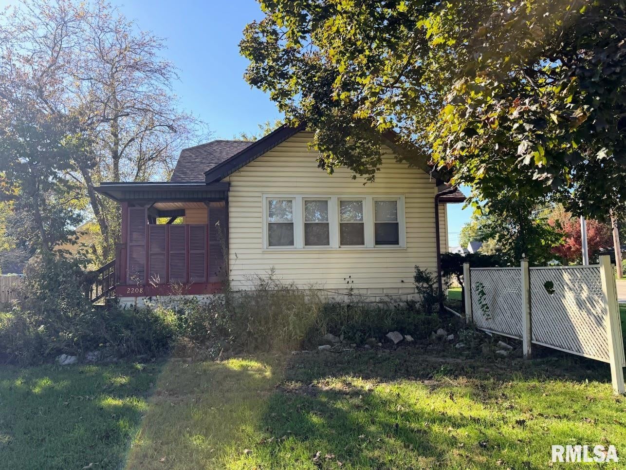 2208 W Forrest Hill Avenue — photo