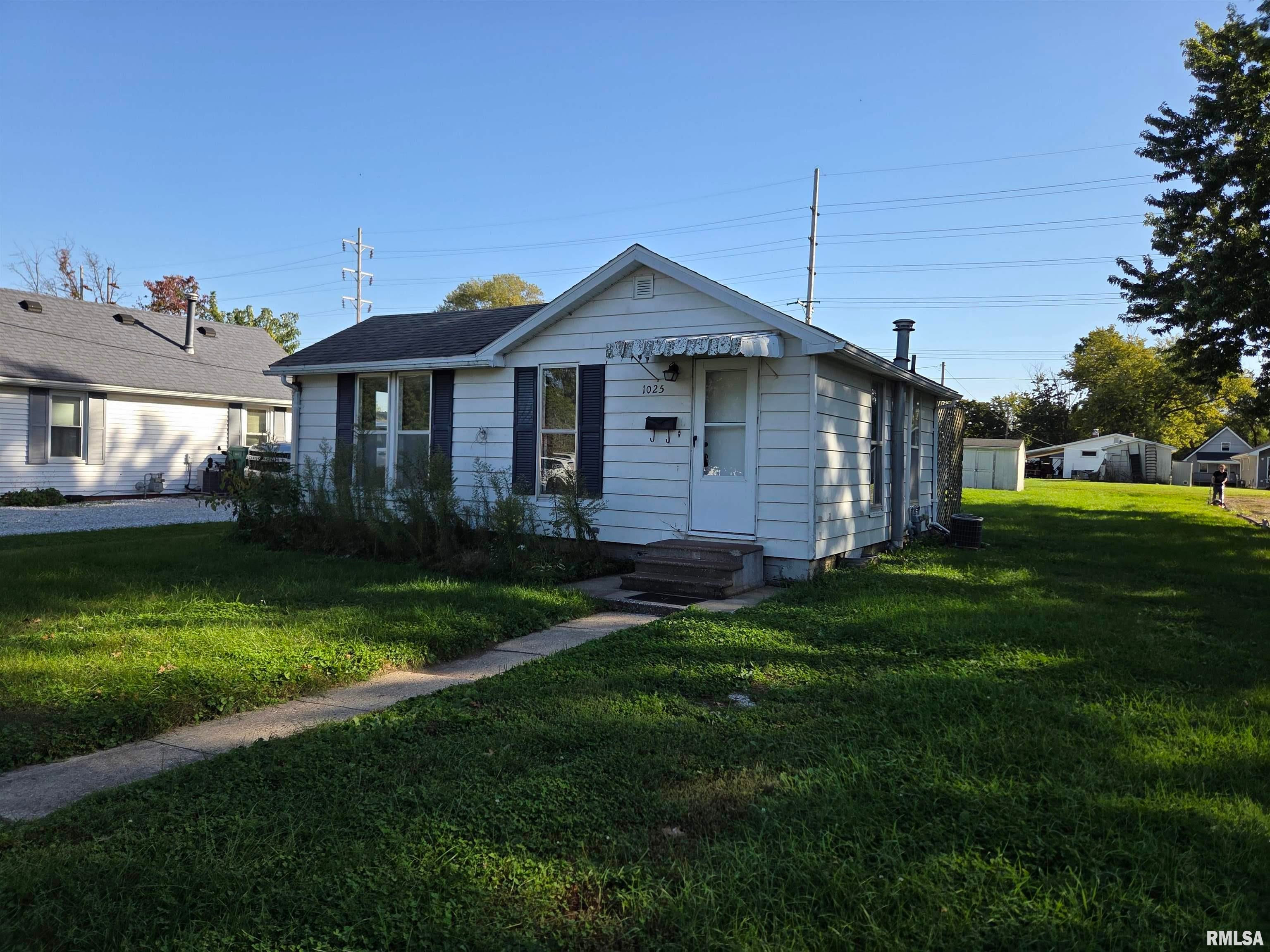 1025 E OAK Street, Macomb, IL 61455 — photo 2