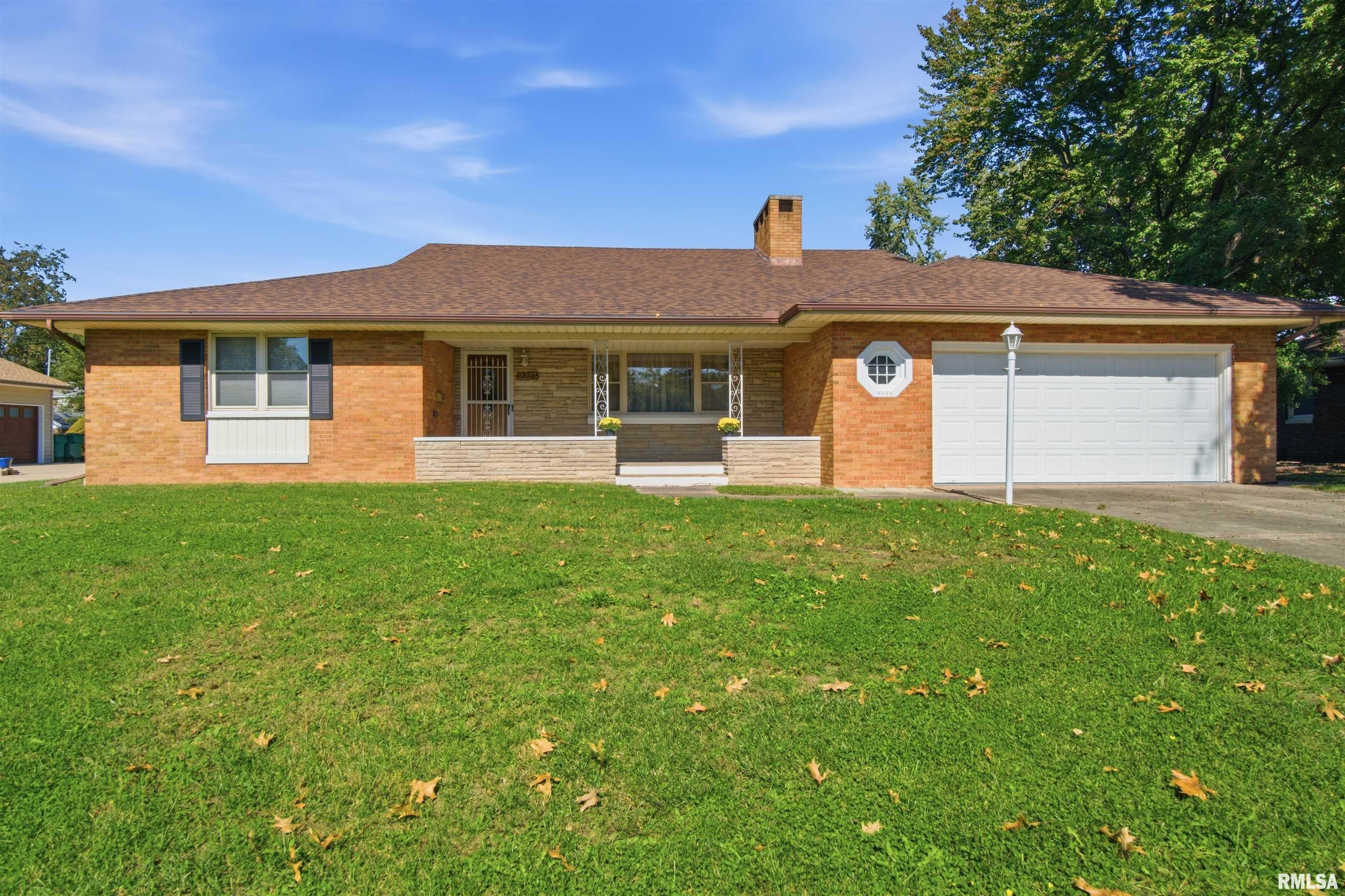 2223 W Manor Parkway — photo